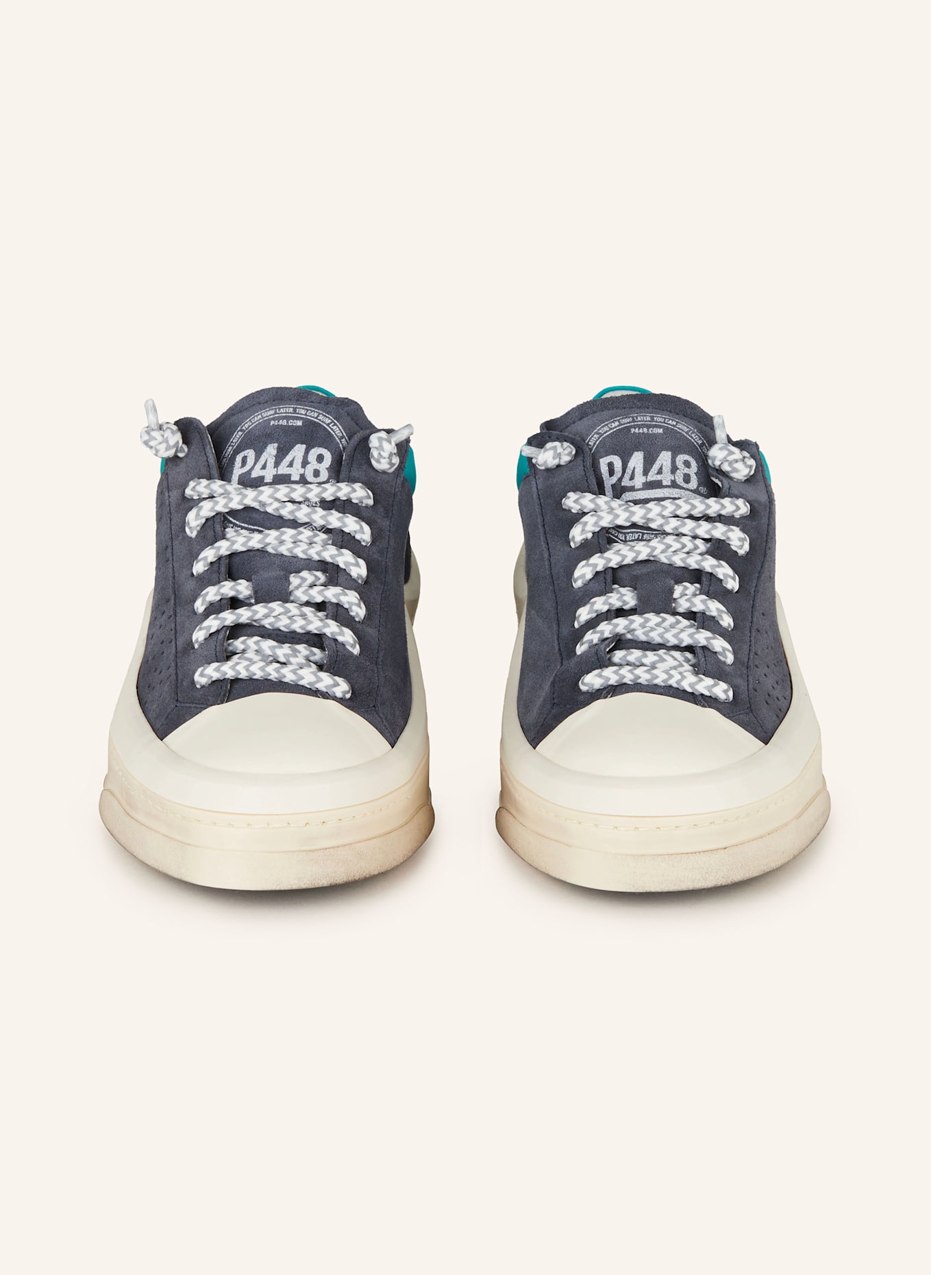 P448 Sneaker RAIL LOW: DONKERBLAUW / CRÈME