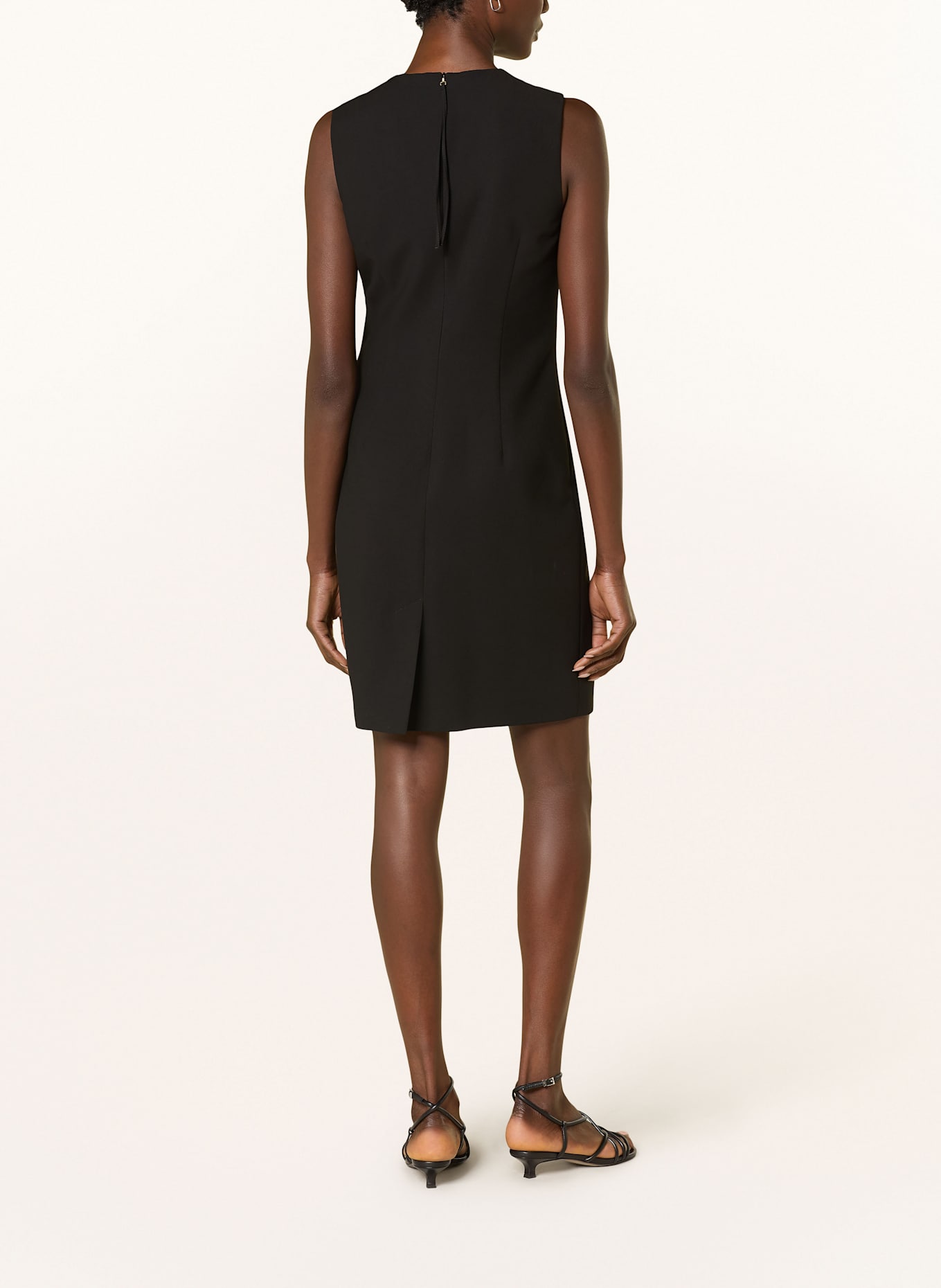 windsor. Kleid: SCHWARZ