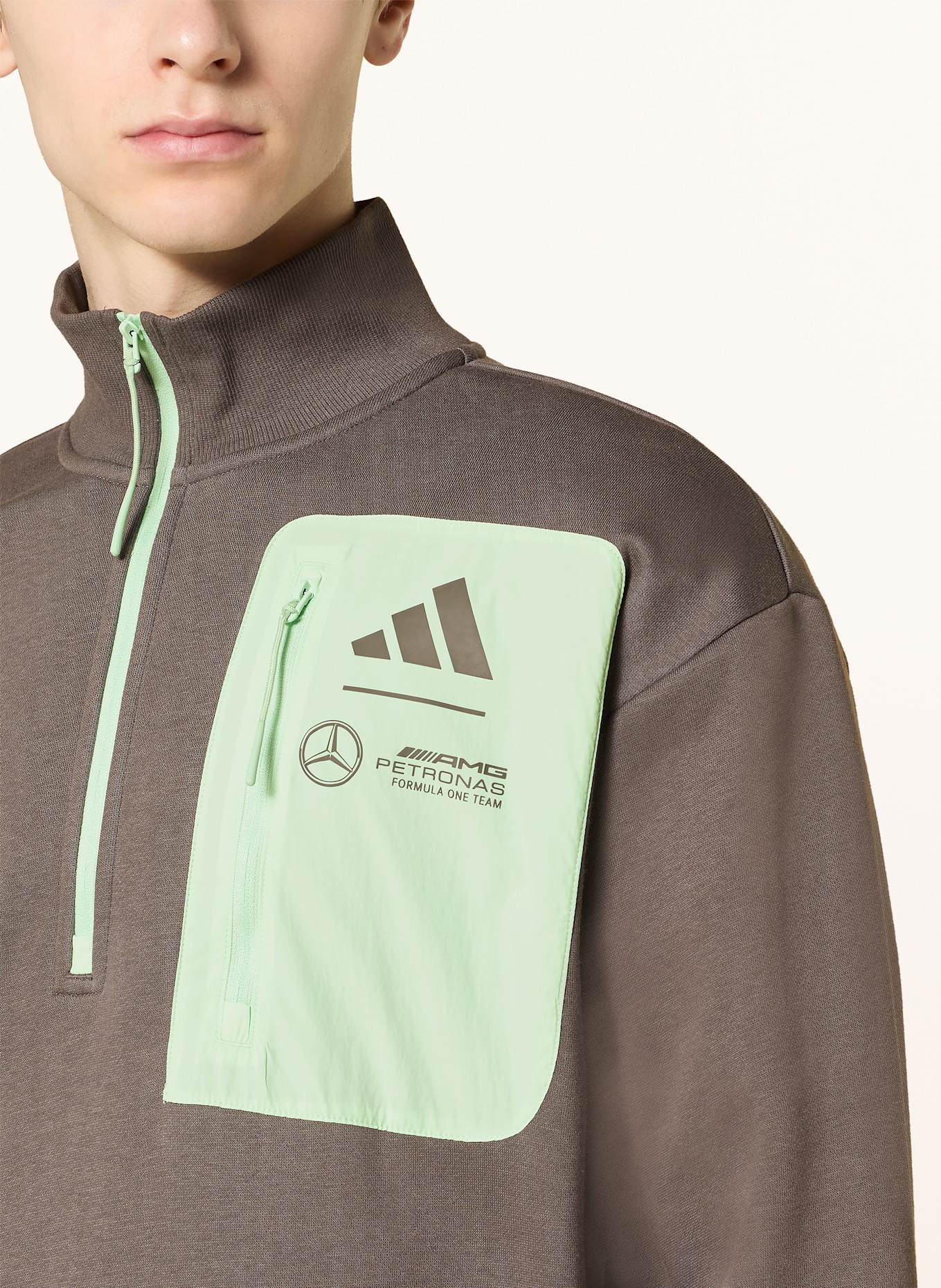 adidas Mikinový troyer MERCEDES - AMG PETRONAS FORMULA ONE TEAM: ČERNOŠEDÁ / MÁTOVÁ