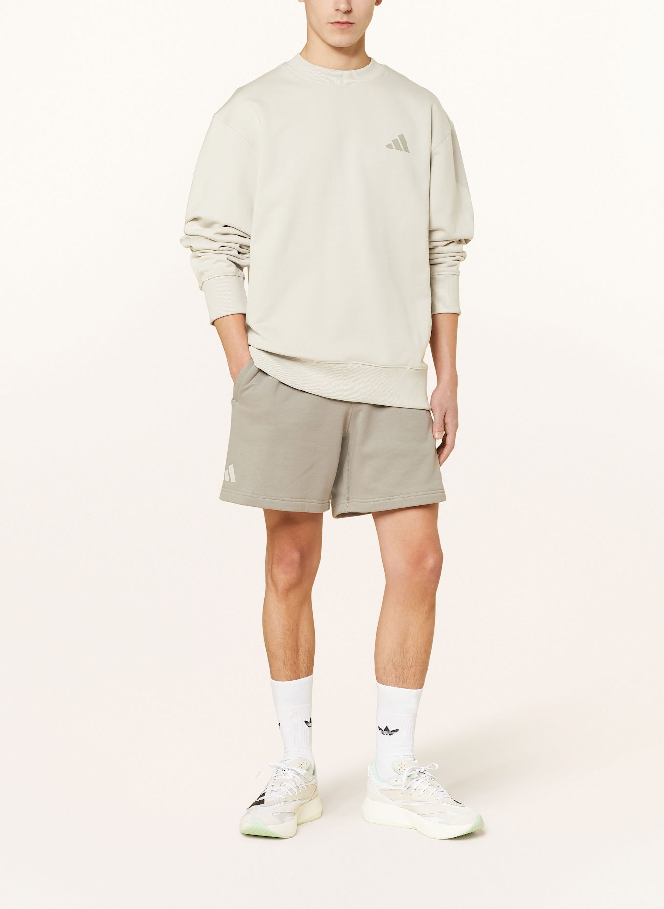 adidas Sweatshirt MERCEDES - AMG PETRONAS FORMULA ONE TEAM PREMIUM: BEIGE