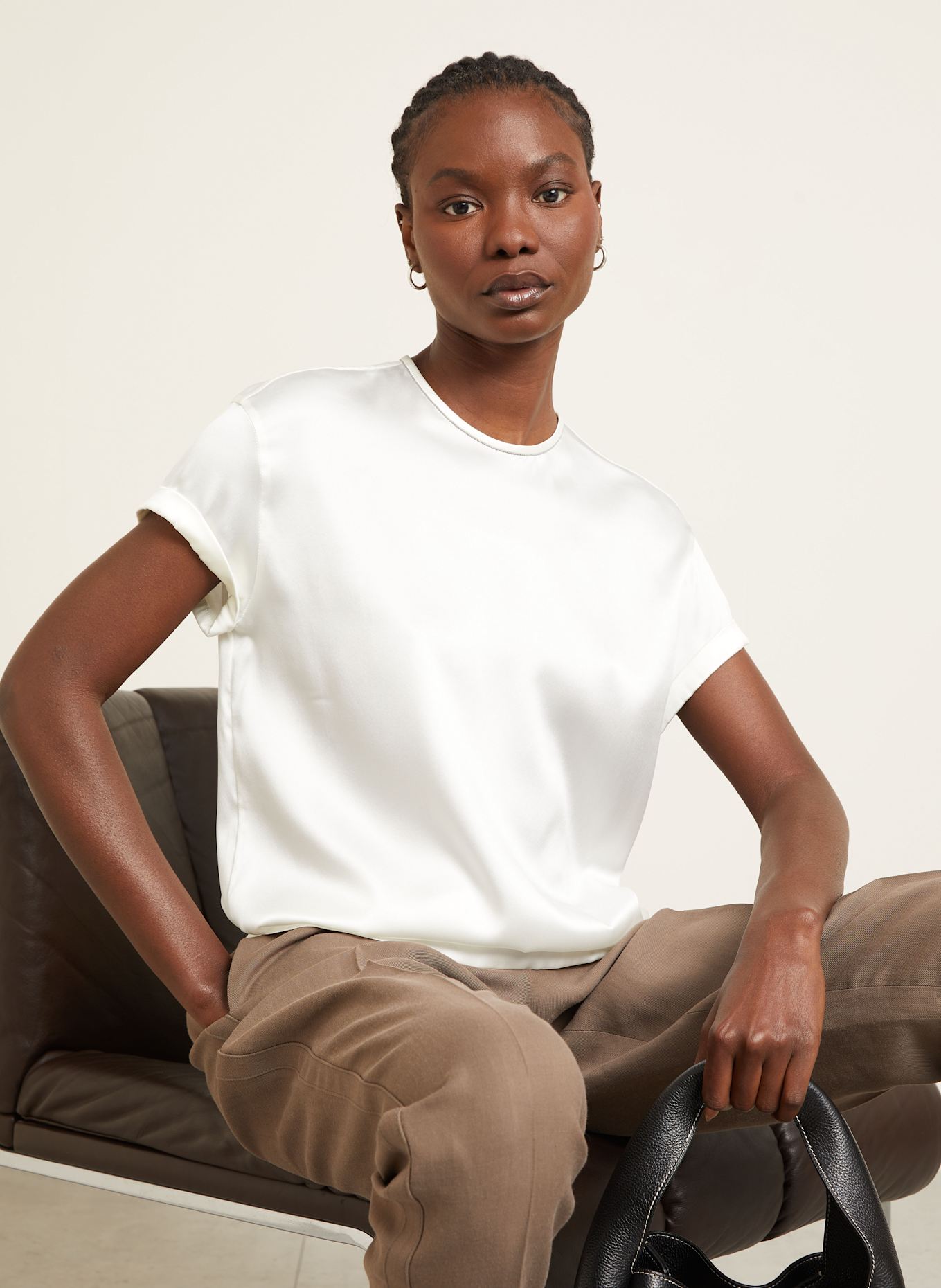 BRUNELLO CUCINELLI Chemisier en soie avec pierres décoratives: ÉCRU