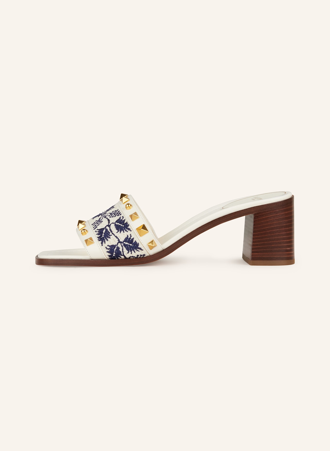 VALENTINO GARAVANI Mules mit Nieten: WEISS/ BEIGE/ DUNKELBLAU