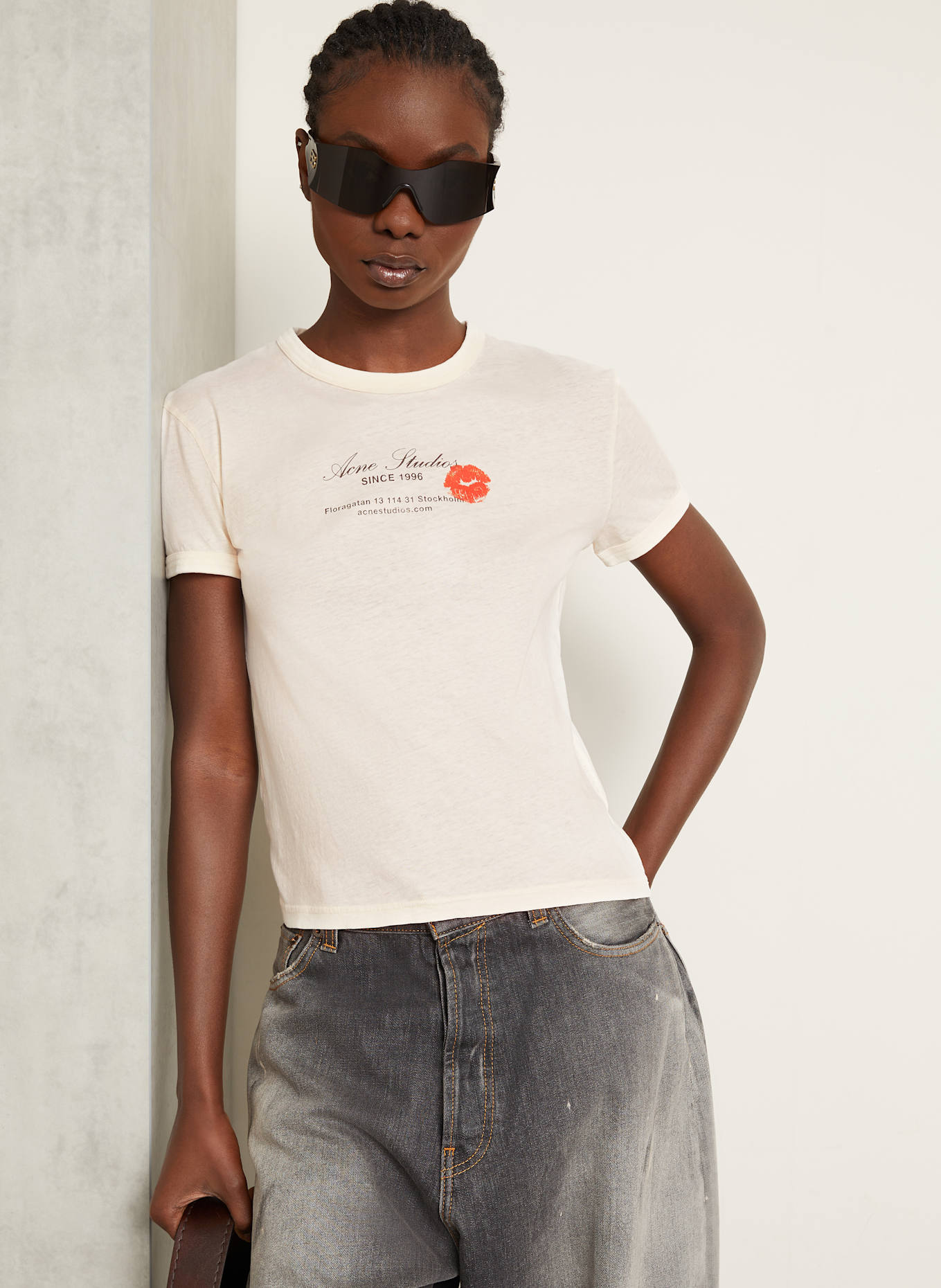 Acne Studios T-shirt: KREMOWY / CZARNY