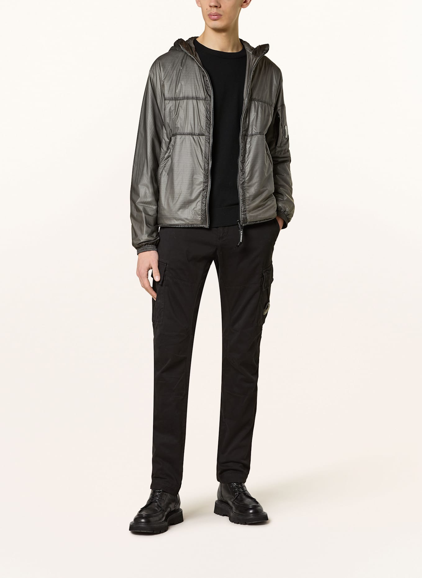 C.P. COMPANY Funkční bunda: TMAVĚ ŠEDÁ