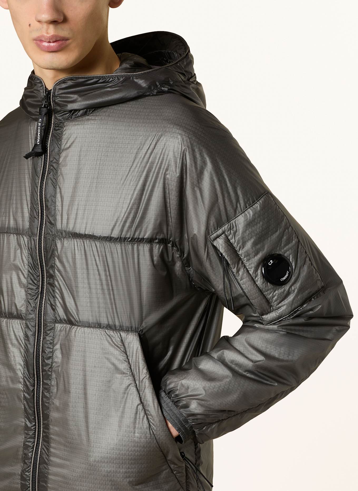 C.P. COMPANY Funkční bunda: TMAVĚ ŠEDÁ