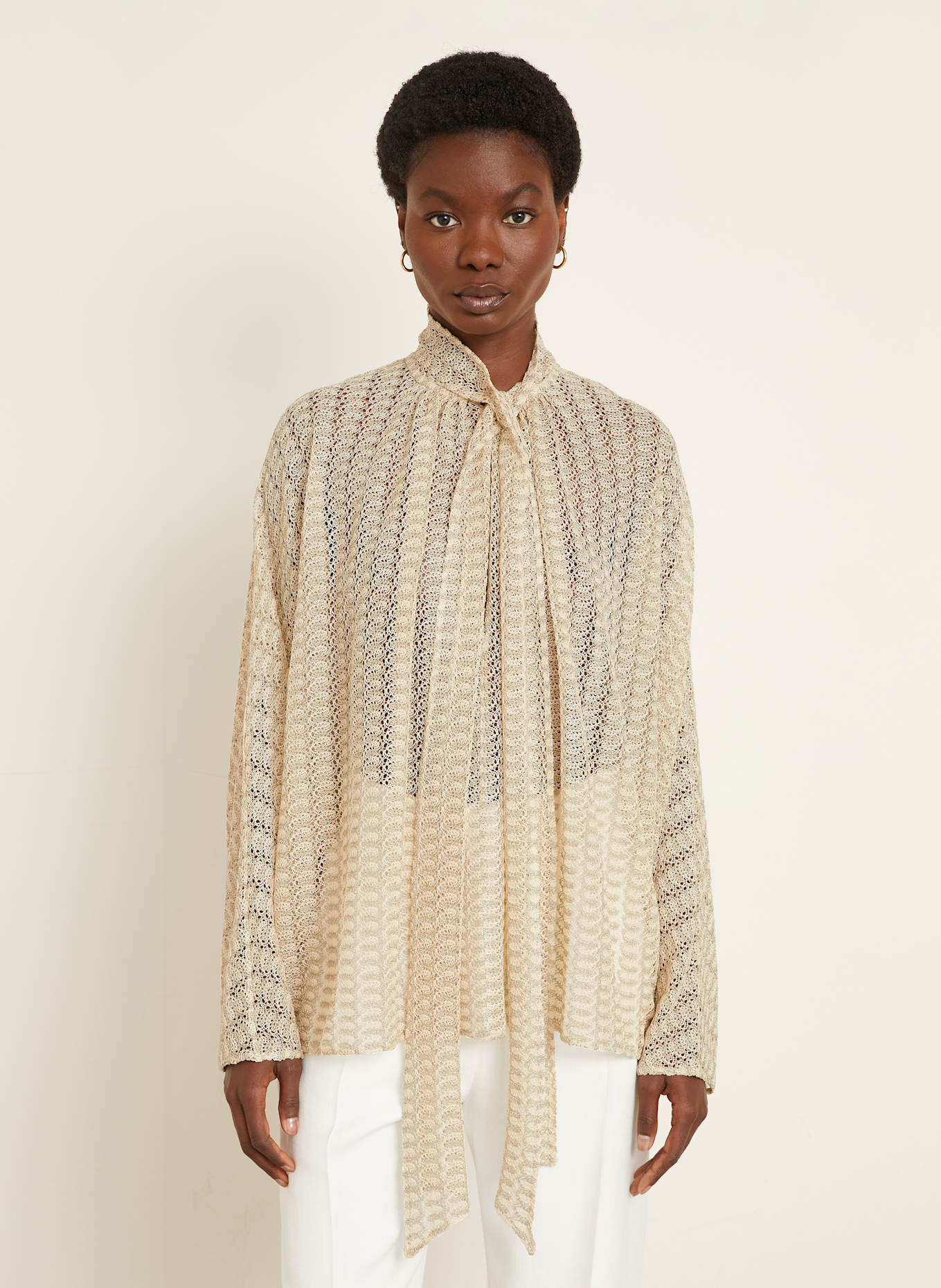 MISSONI Háčkovaná halenka s vázačkou a třpytivou přízí: KRÉMOVÁ / ZLATÁ