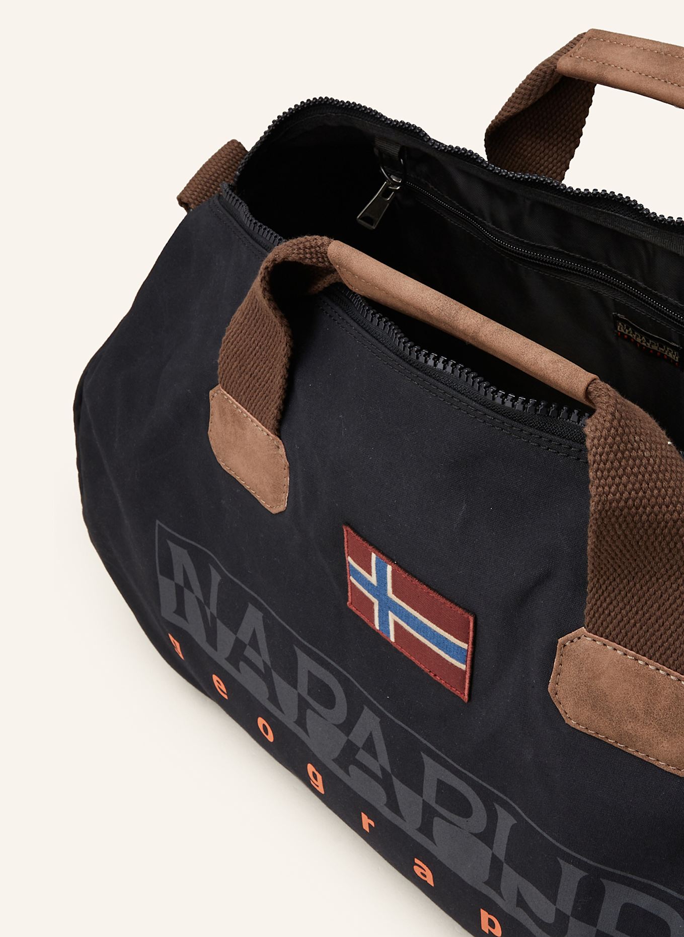 NAPAPIJRI Travel bag BERING 3: BLACK