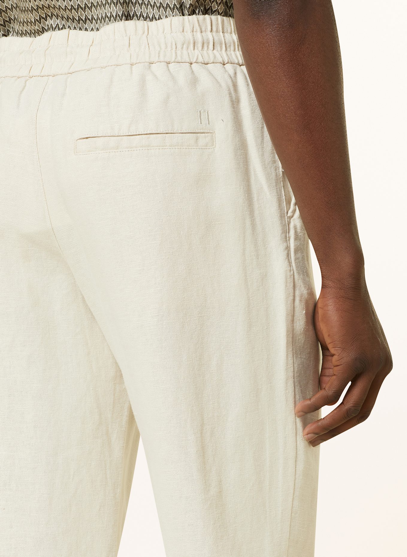 LES DEUX Chinosy PATRICK loose fit z lnu: KREMOWY