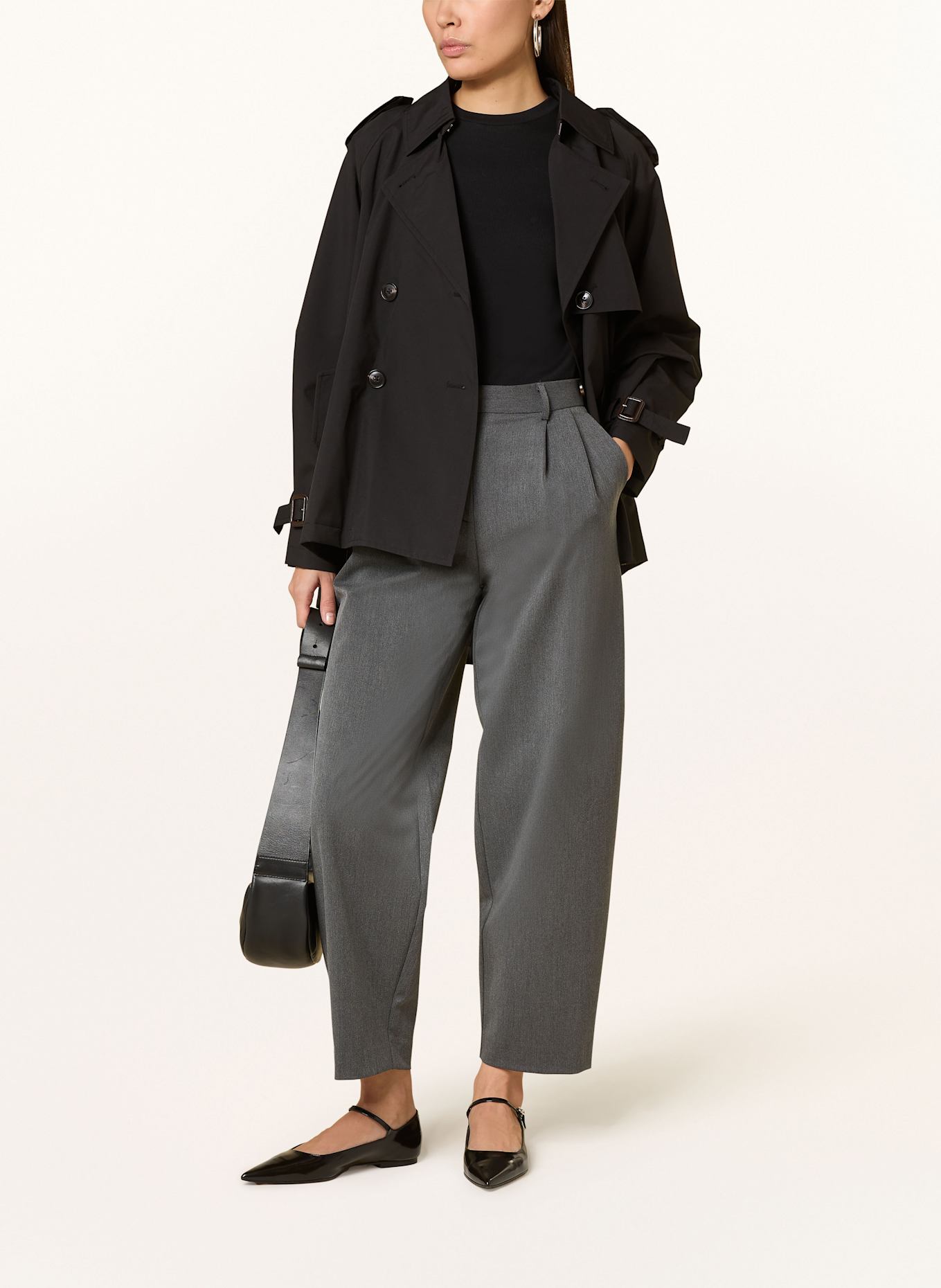 White Label Trenčkot: ČERNÁ