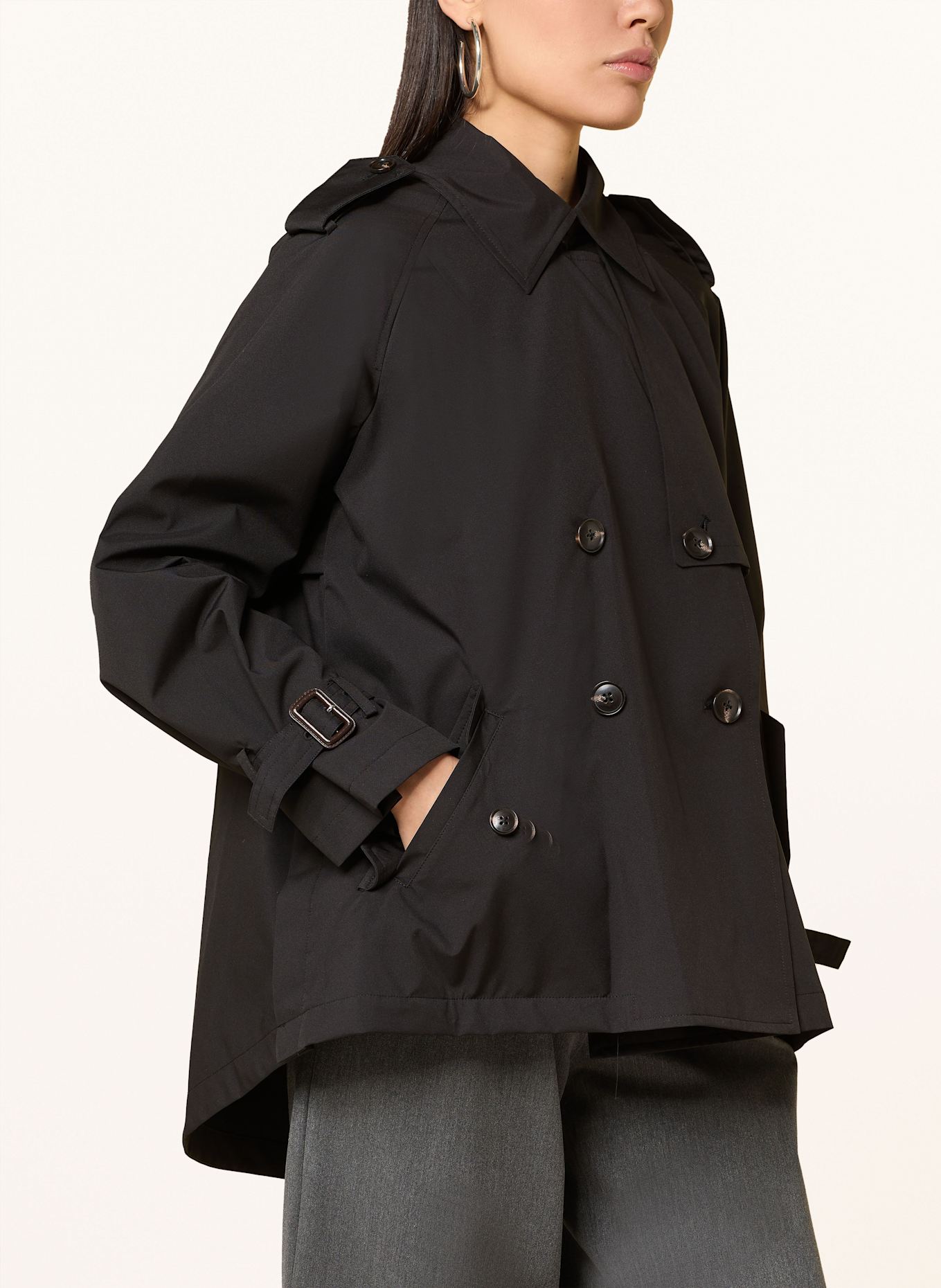 White Label Trenčkot: ČERNÁ