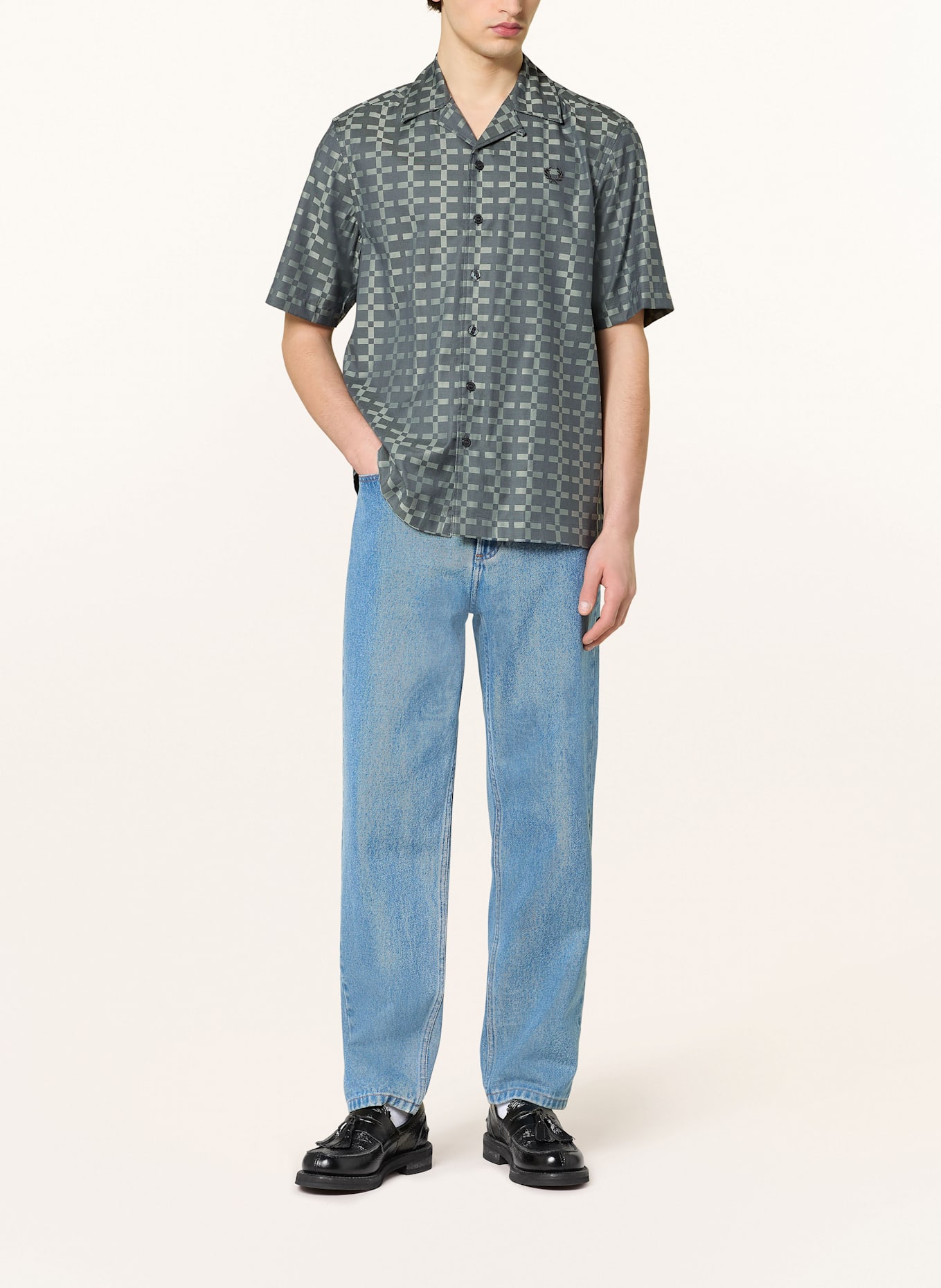 FRED PERRY Resorthemd Comfort Fit: BLAUGRAU / HELLGRAU