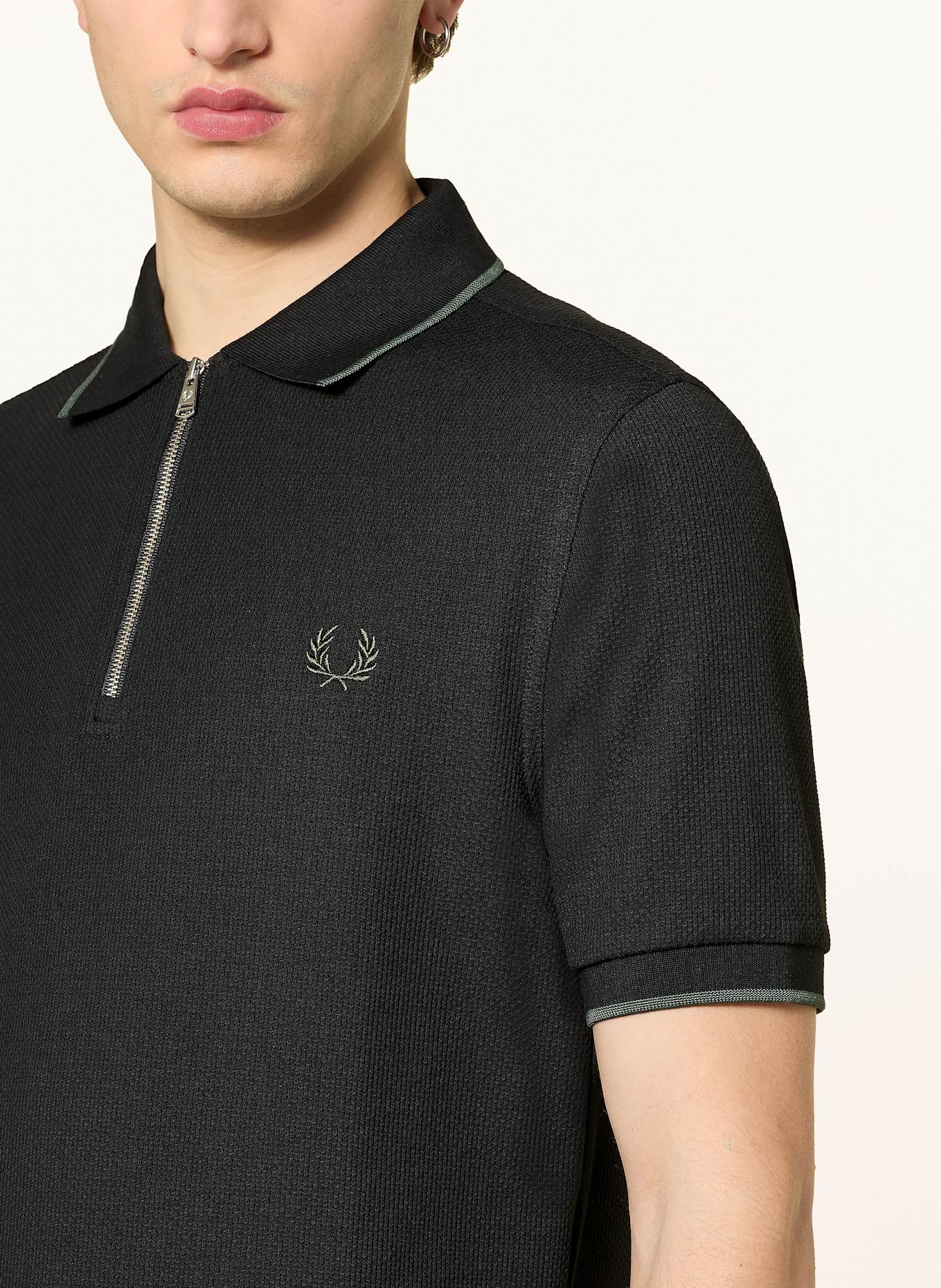 FRED PERRY Piqué-Poloshirt: SCHWARZ