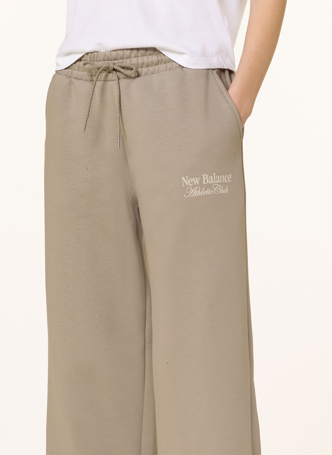 new balance Sweatpants WP51954: HELLBRAUN