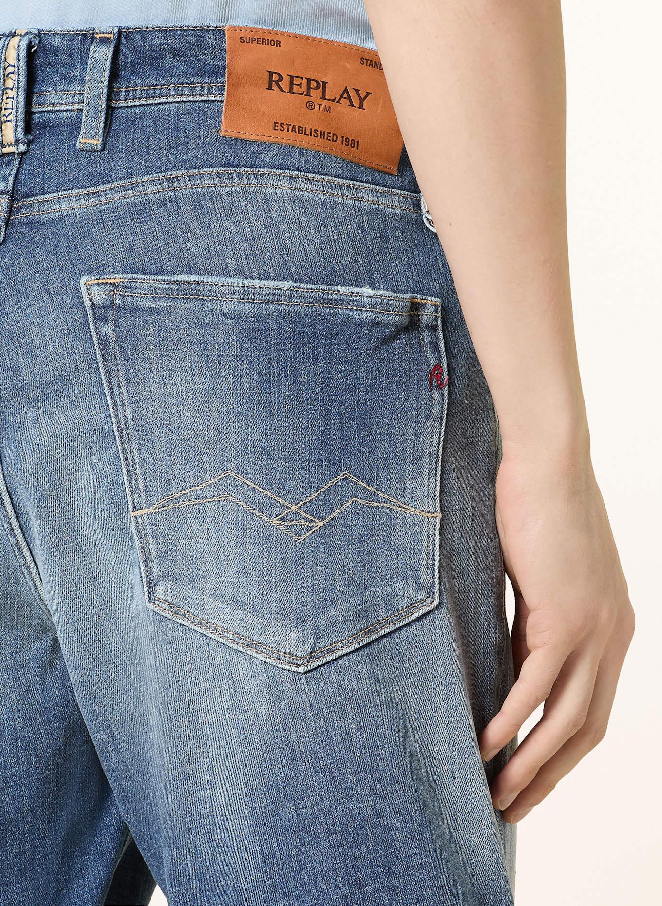 REPLAY Jeansshorts Tapered Fit: 009 MEDIUM BLUE