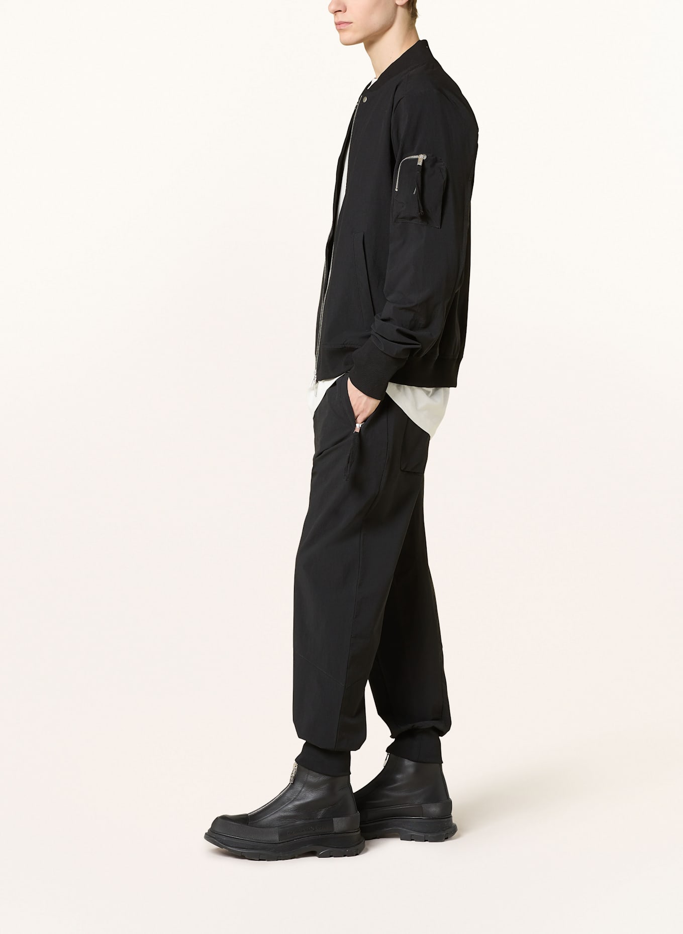 thom/krom Pants in jogger style: BLACK