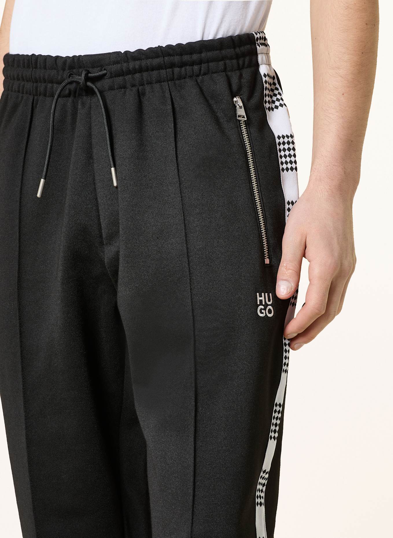 HUGO Sweatpants DEYAMI: BLACK / WHITE
