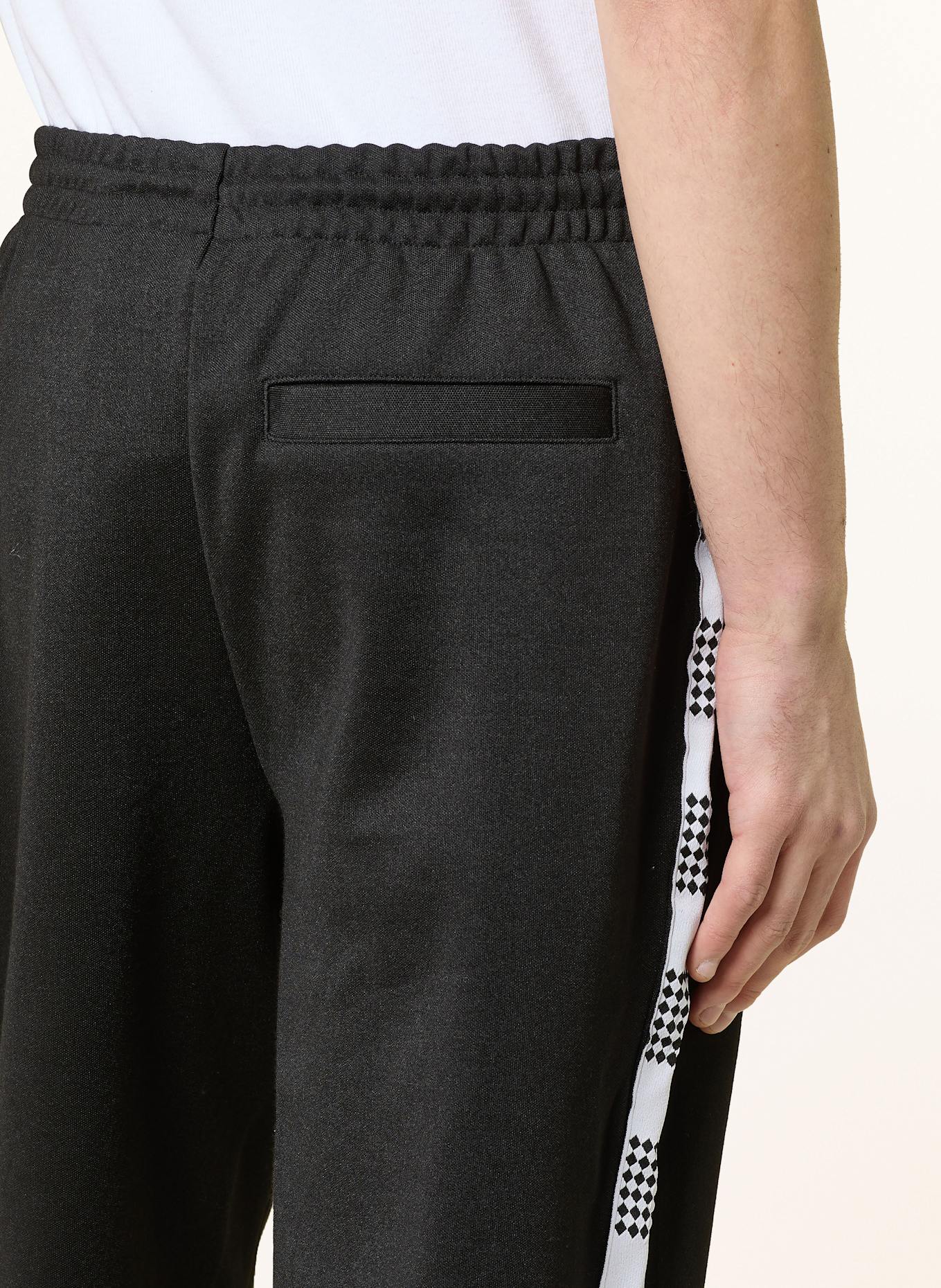 HUGO Sweatpants DEYAMI: BLACK / WHITE