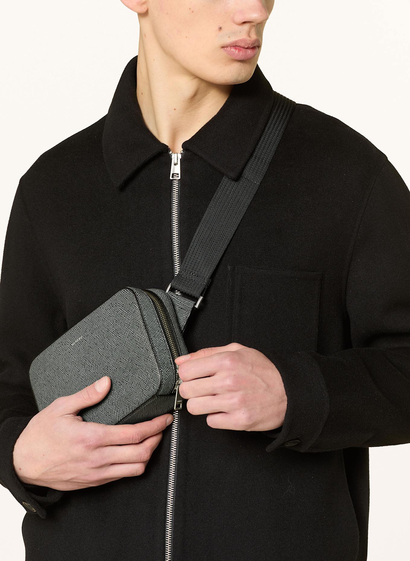 SANDRO Saffiano-Gürteltasche: DUNKELGRAU