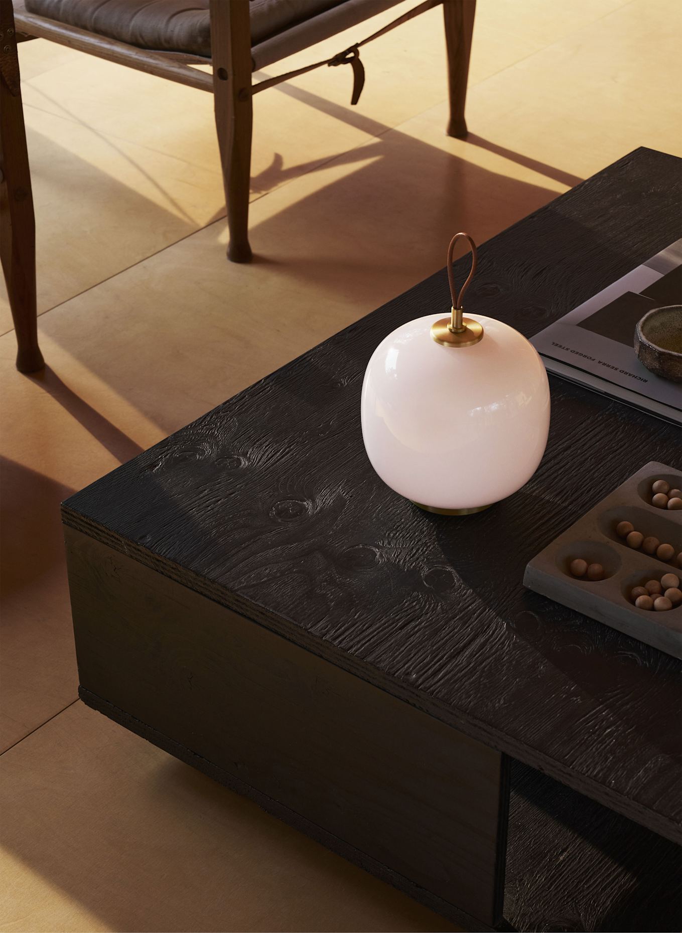 louis poulsen Tischleuchte VL 45 RADIOHUS PORTABLE: GOLD / ROSA