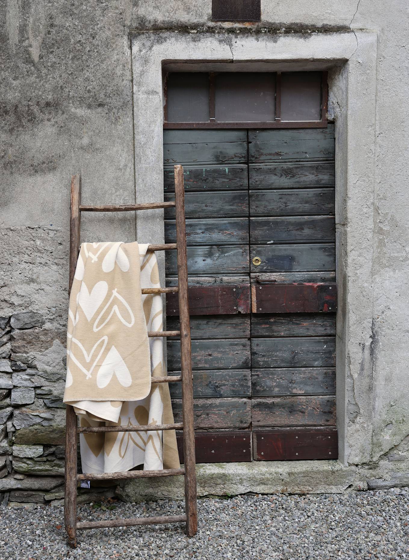 PAD Throw HEART: BEIGE / CREAM