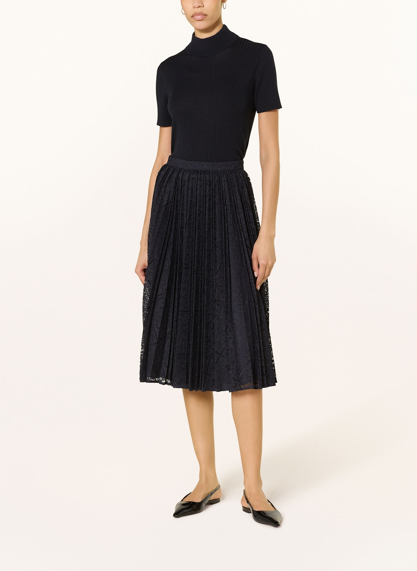 【関税&送料込み】Max Mara Studio Leandro Skirt Max Mara STUDIO LEANDRO lace skirt with pleats in dark blue