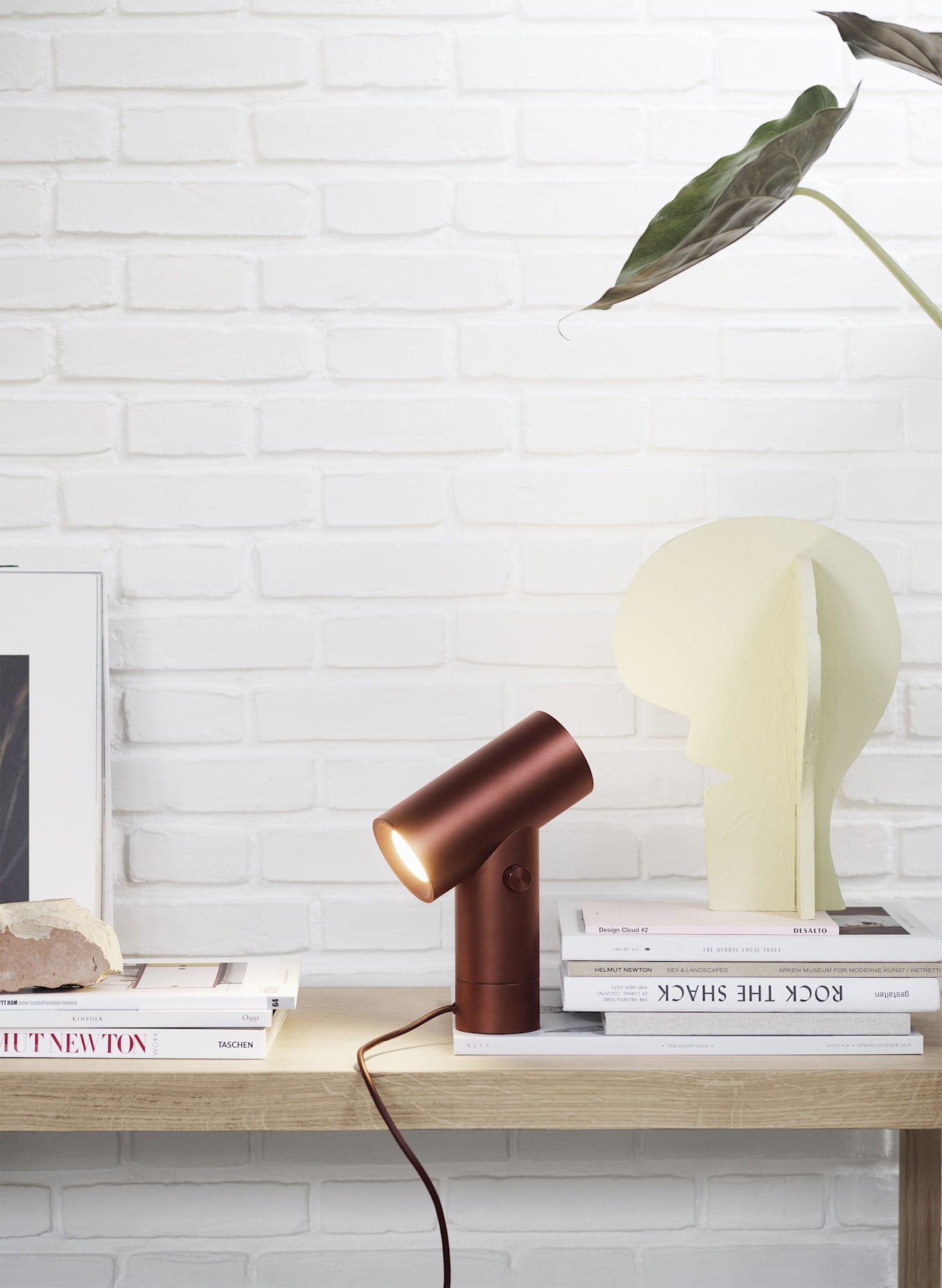 MUUTO Tischleuchte BEAM: BRAUN