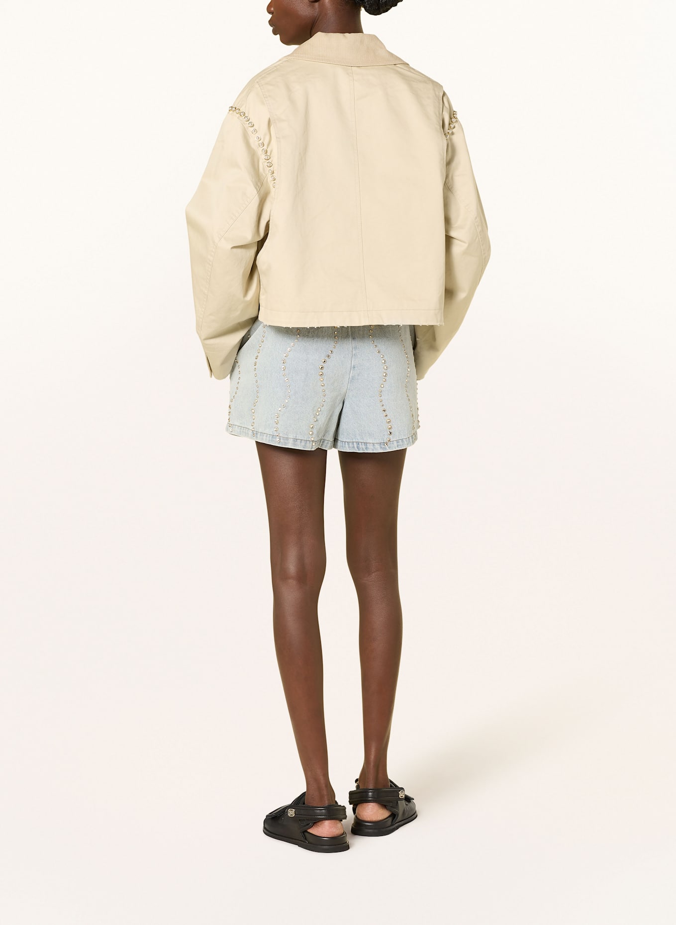 SANDRO Kastenjacke im Materiamix mit Schmuckperlen: BEIGE