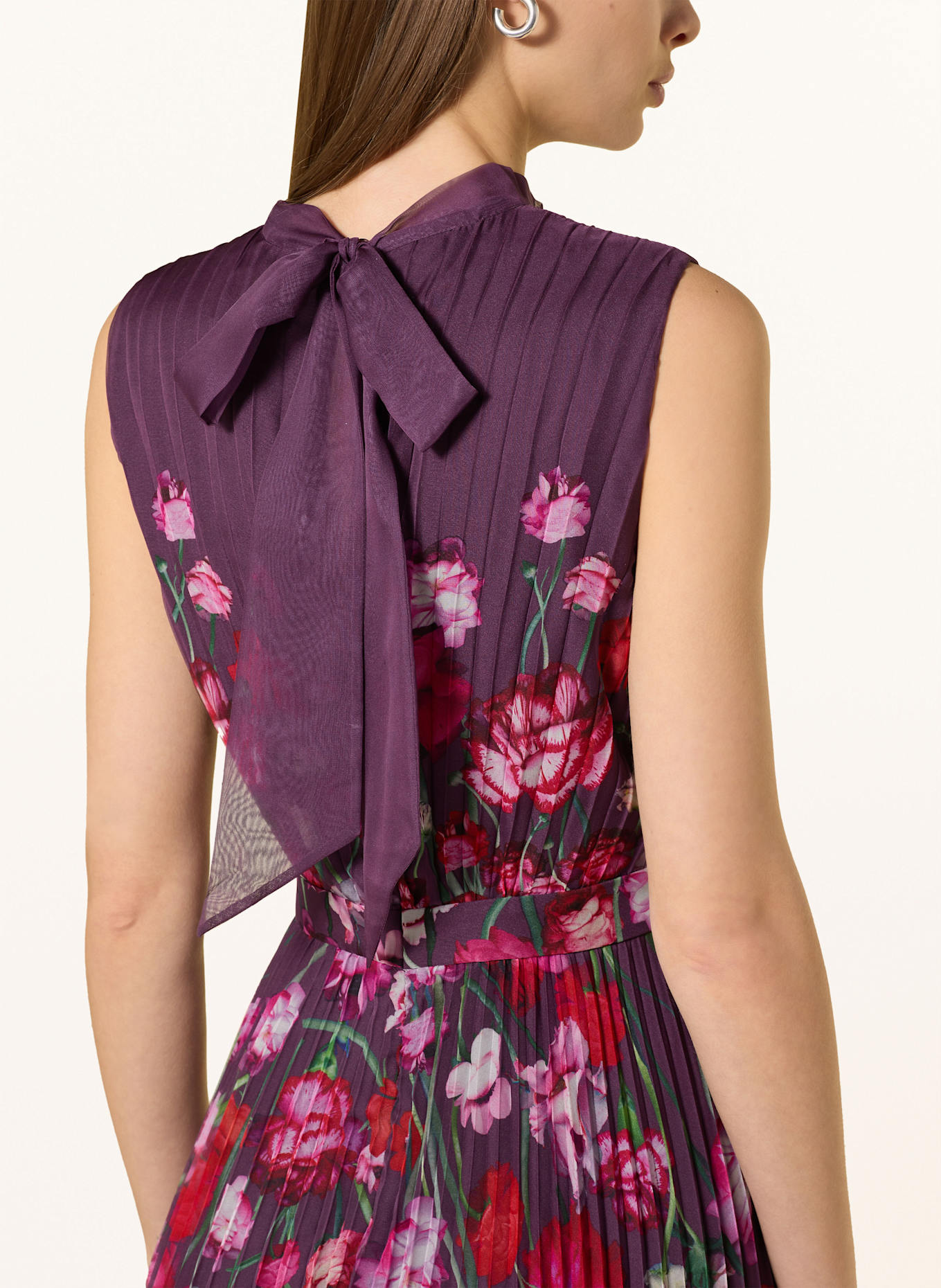 Phase Eight Schluppenkleid DAHLIA mit Plissees: DUNKELLILA / ROT / GRÜN