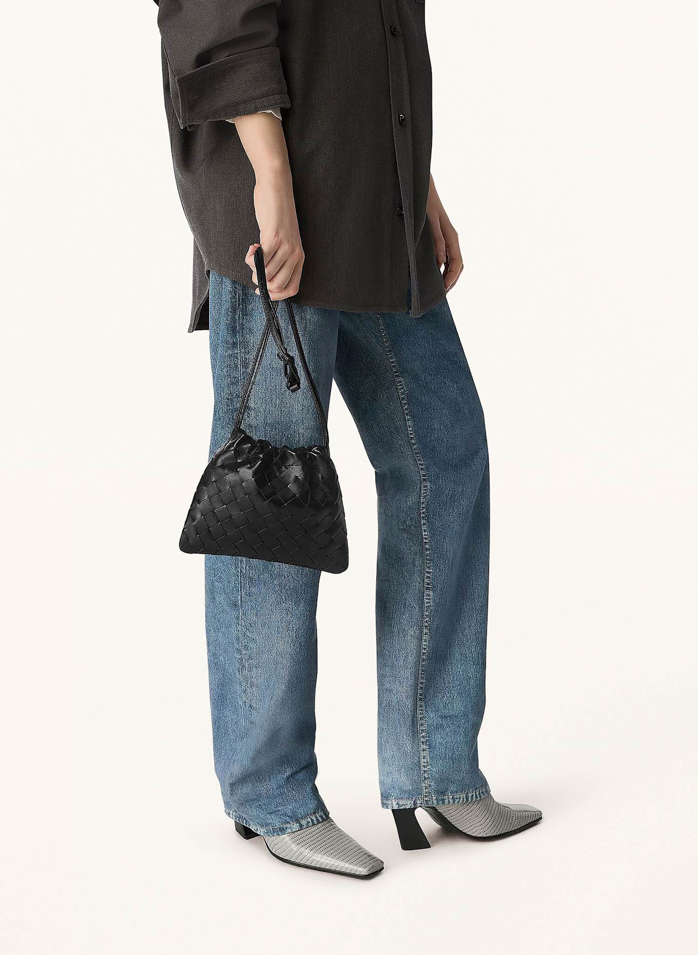 BOTTEGA VENETA Umhängetasche SMALL: BLACK