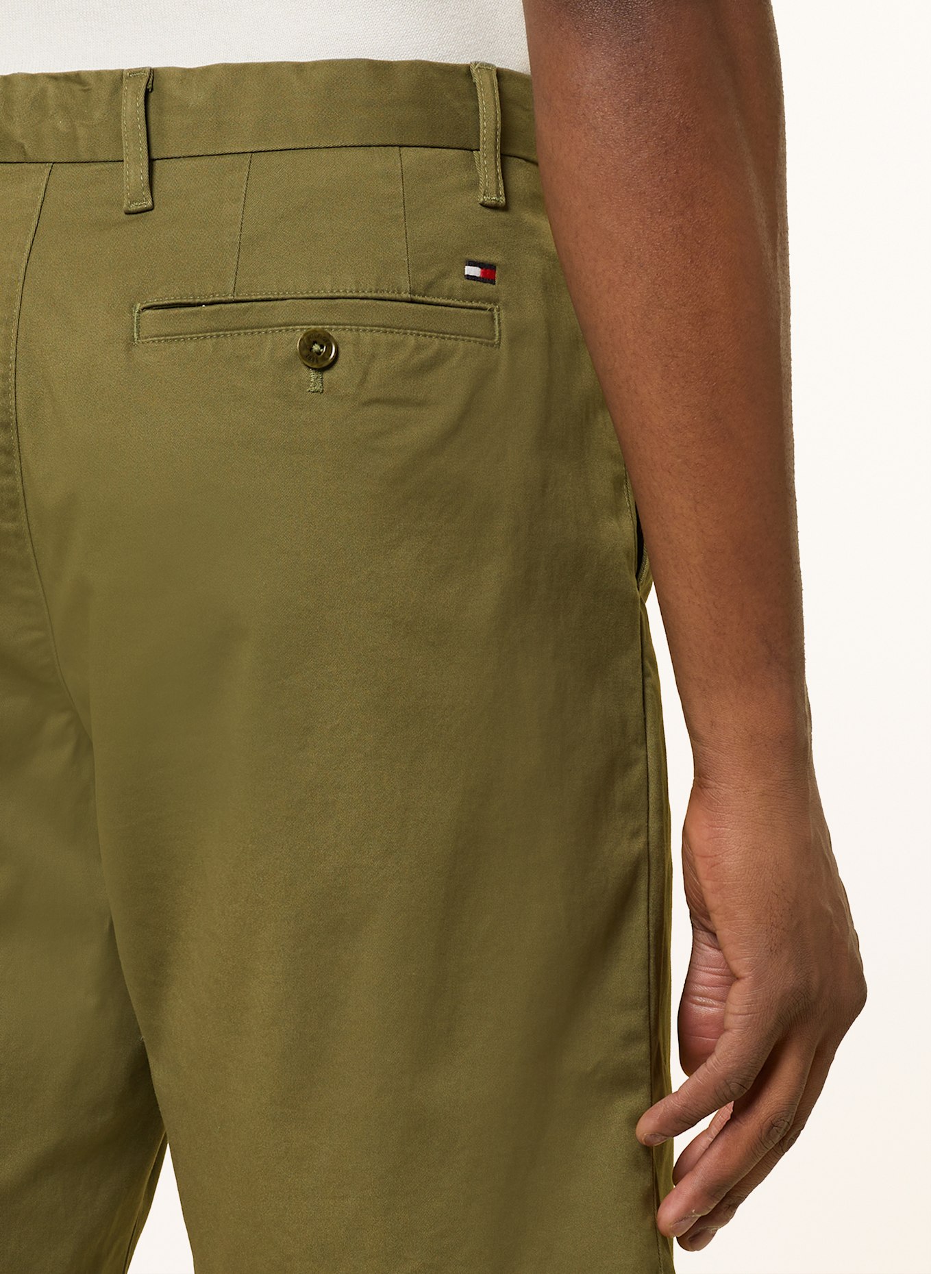 TOMMY HILFIGER Chinoshorts HARLEM Relaxed Tapered Fit: OLIV