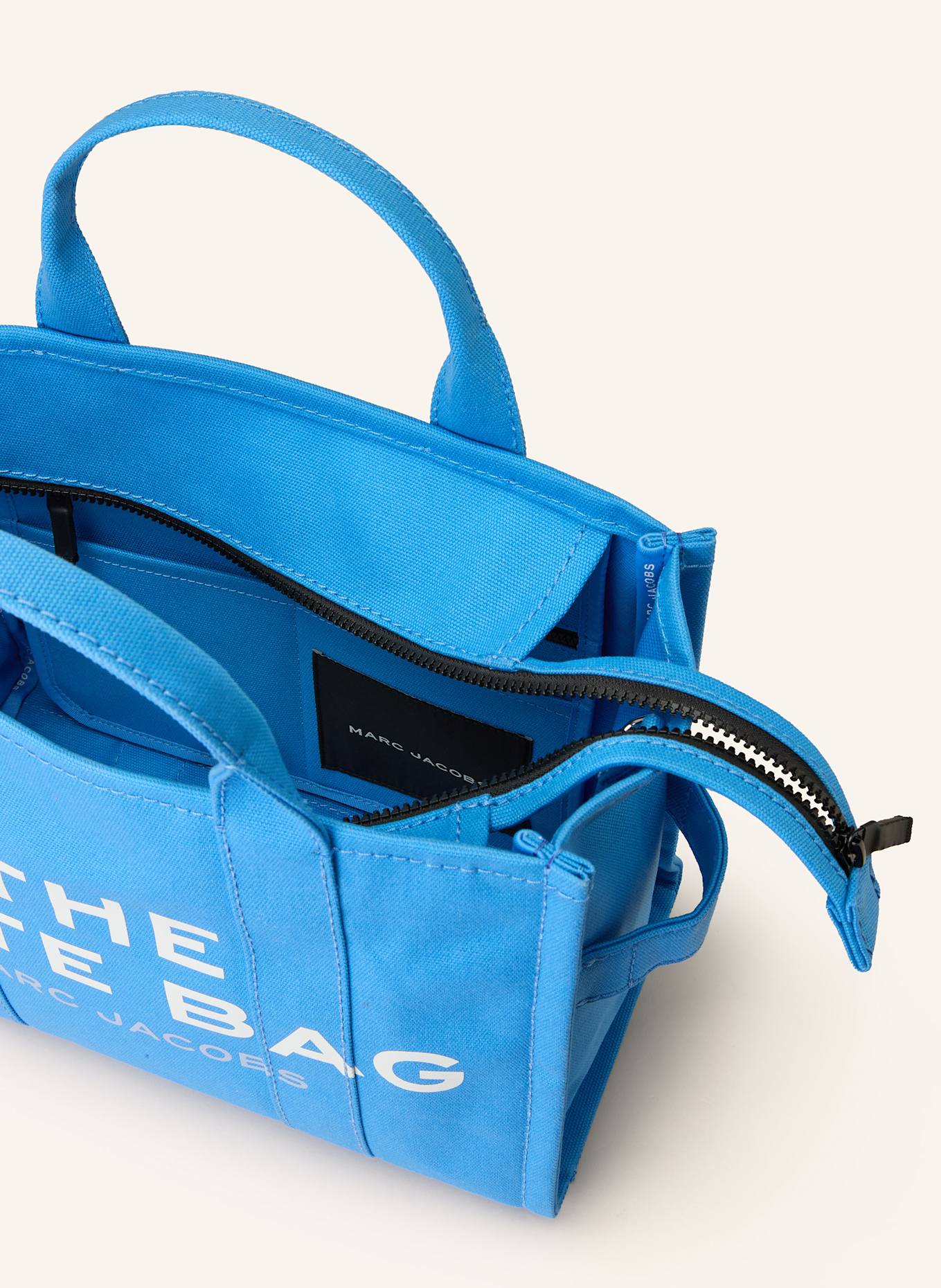 MARC JACOBS Shopper THE MEDIUM: BLAU