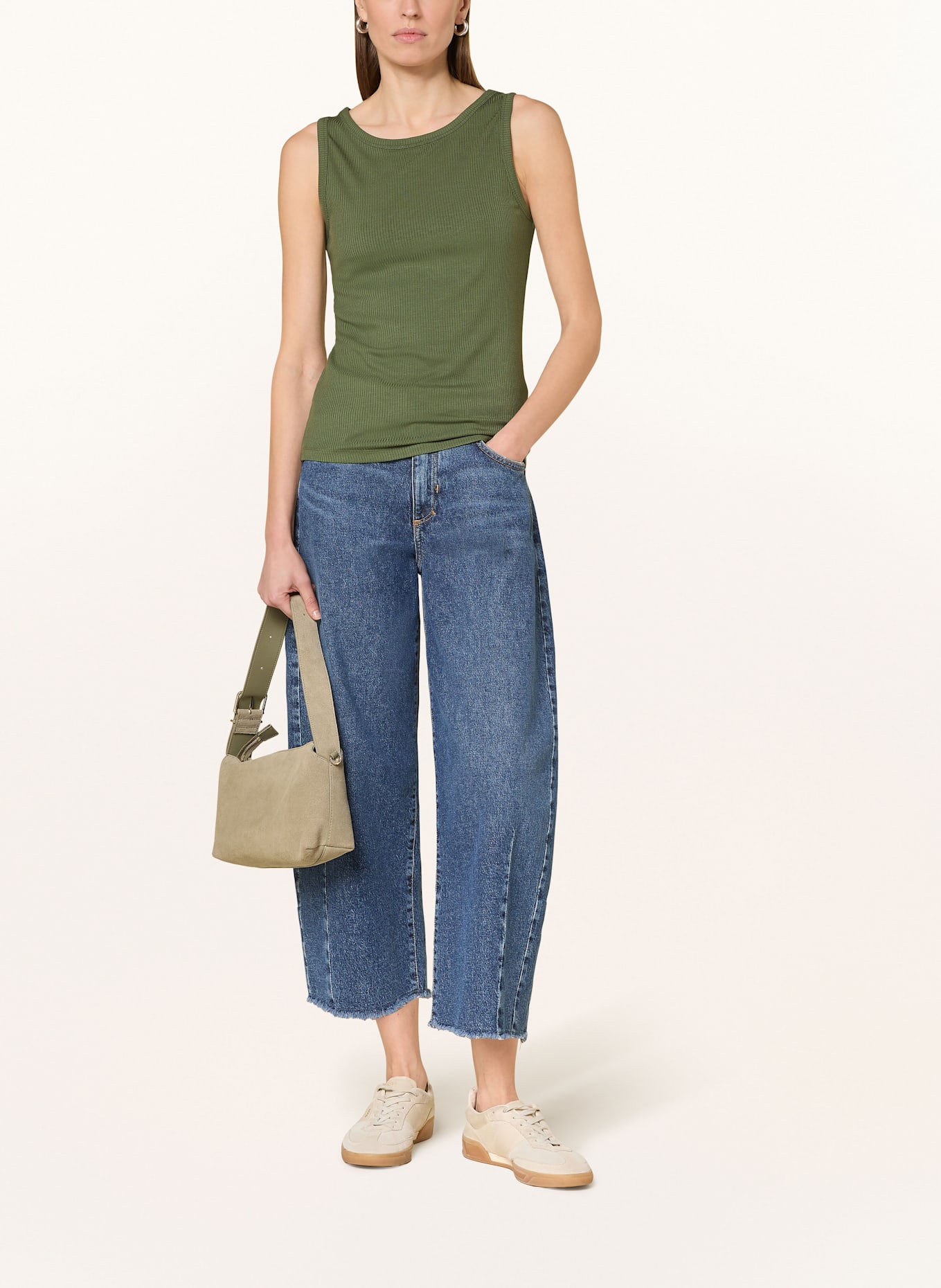 oui Top: OLIVE