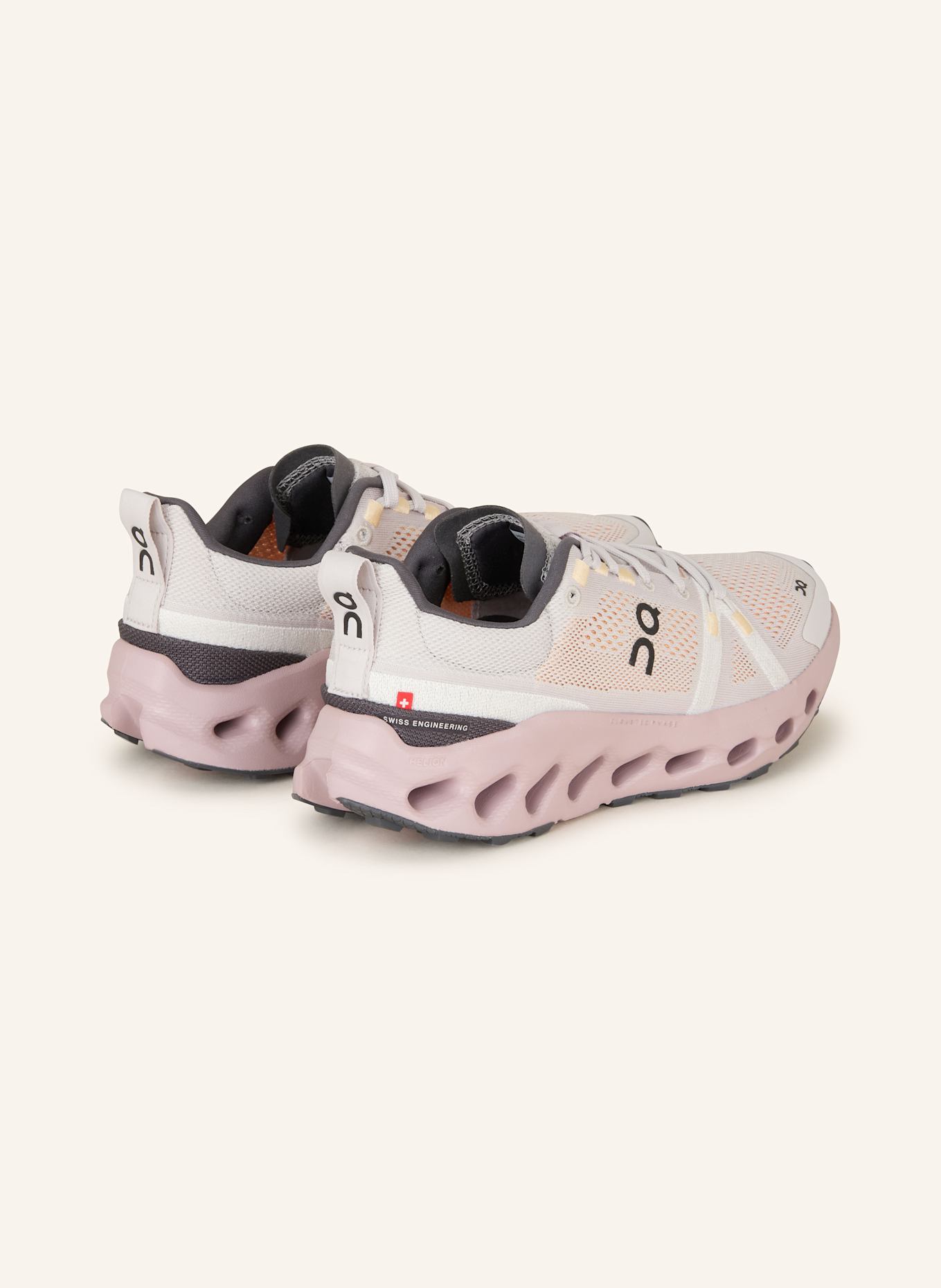 On Obuwie do biegania w terenie CLOUDSURFER TRAIL: JASNOCZARY / POMARAŃCZOWY