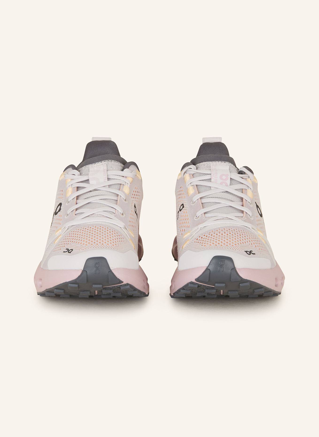 On Obuwie do biegania w terenie CLOUDSURFER TRAIL: JASNOCZARY / POMARAŃCZOWY