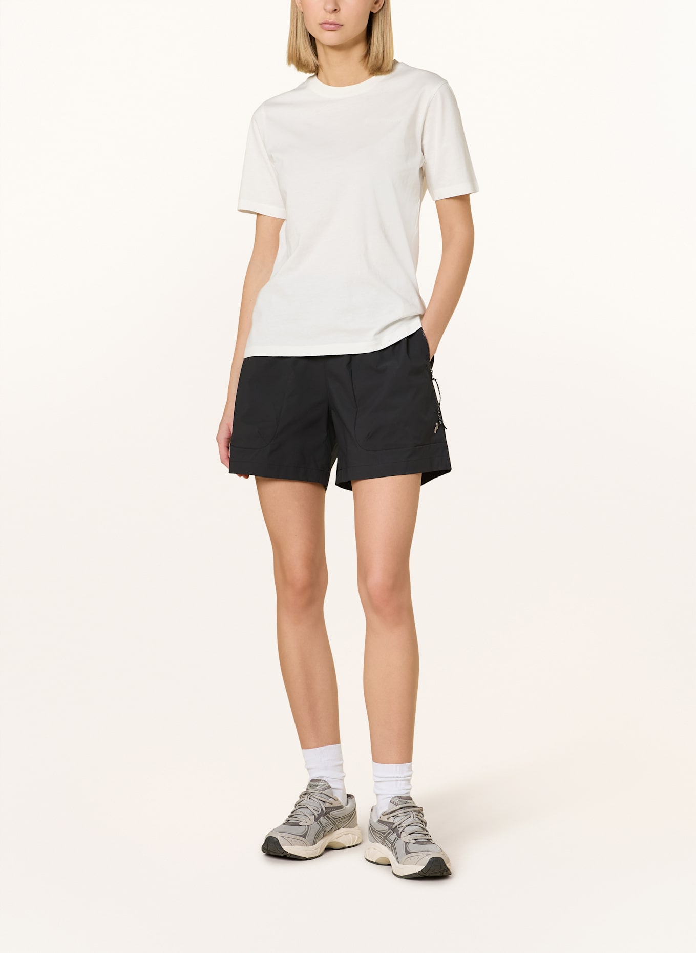 Peak Performance T-shirt ORIGINAL SMALL LOGO: WHITE