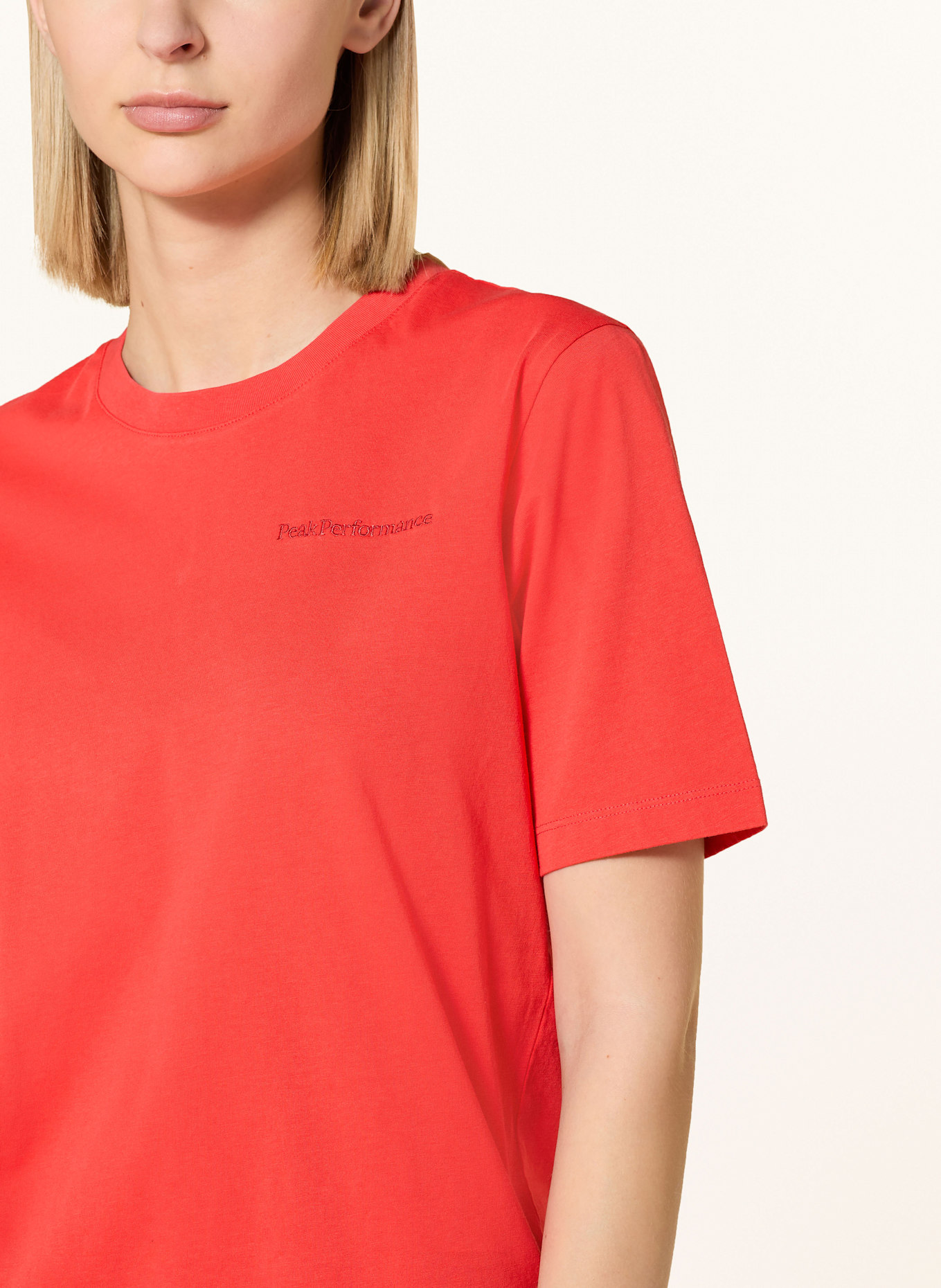 Peak Performance T-Shirt ORIGINAL SMALL LOGO: ORANGE