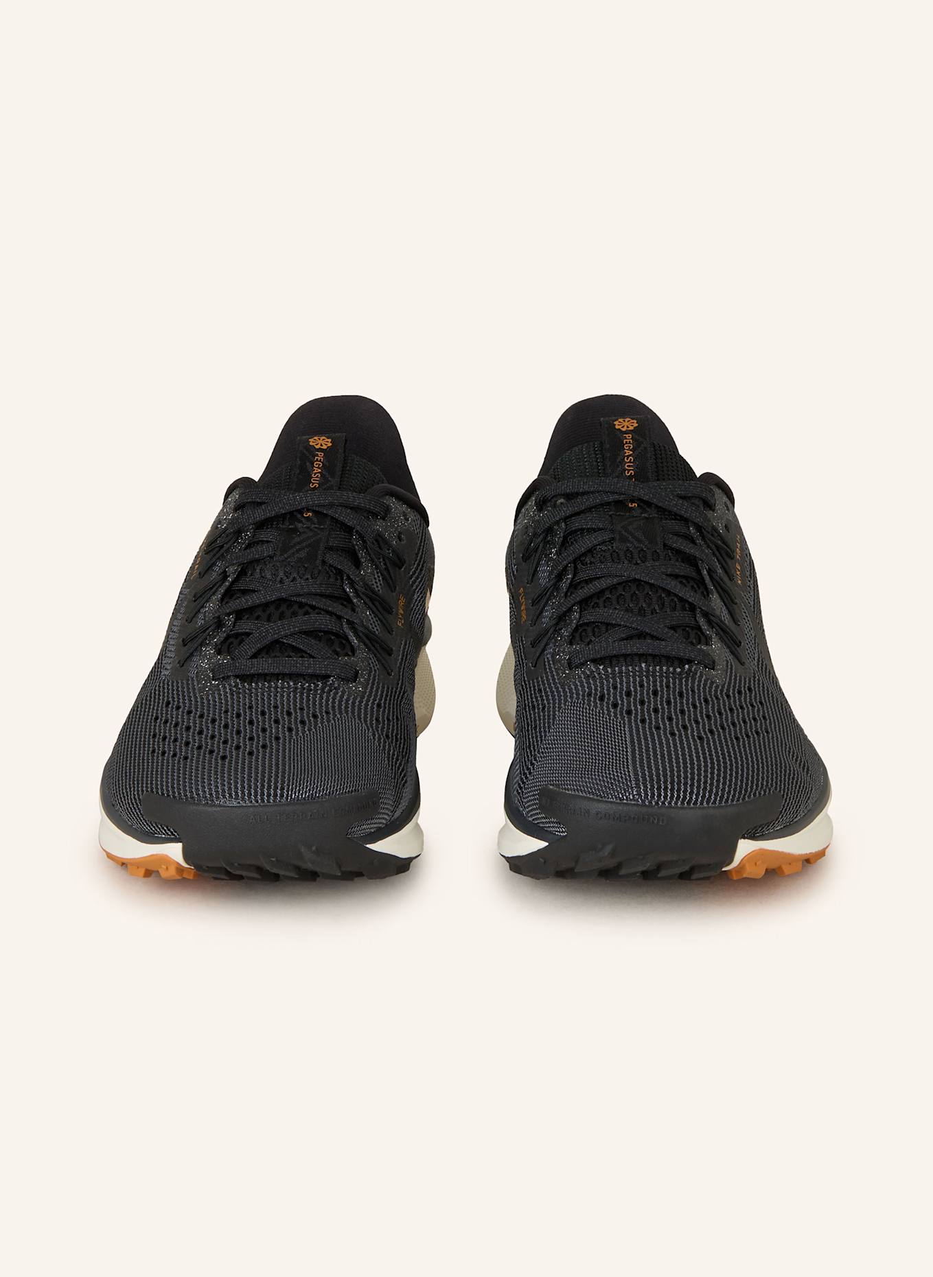 Nike Obuwie do biegania w terenie REACTX PEGASUS TRAIL 5: CZARNY