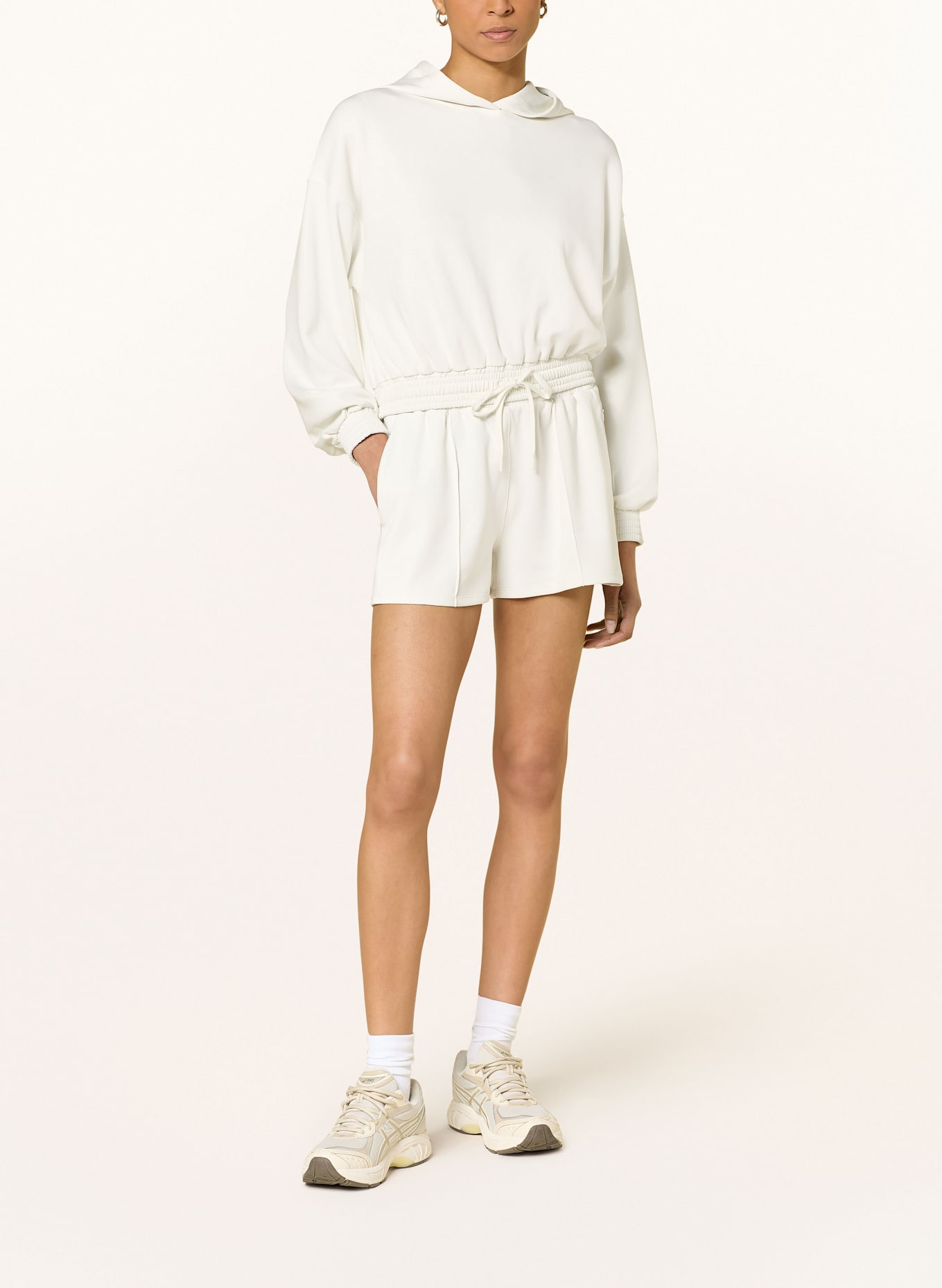 Sweaty Betty Szorty: ECRU