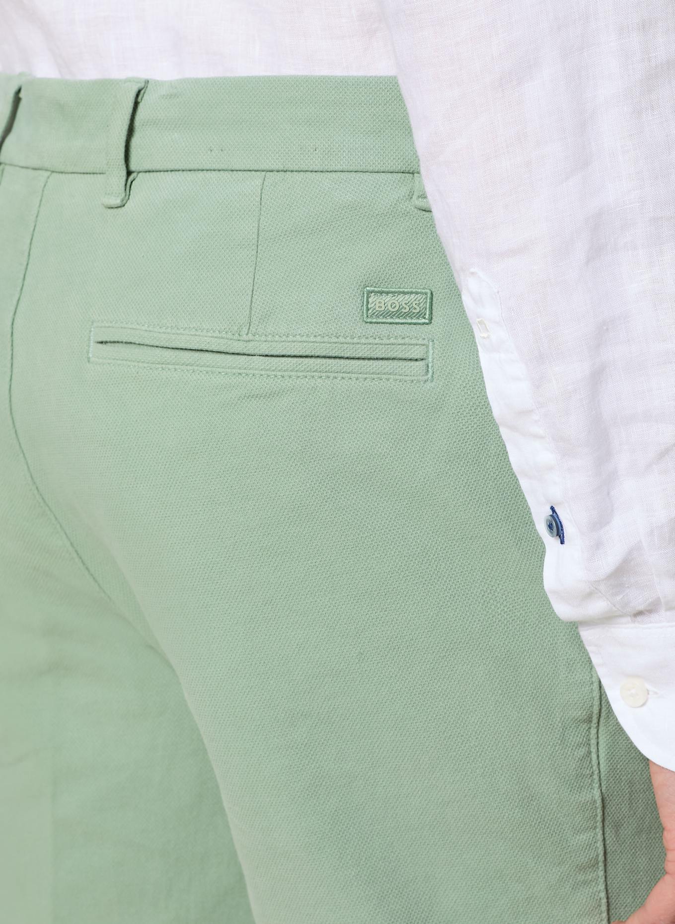 BOSS Chinoshorts Slim Fit: HELLGRÜN