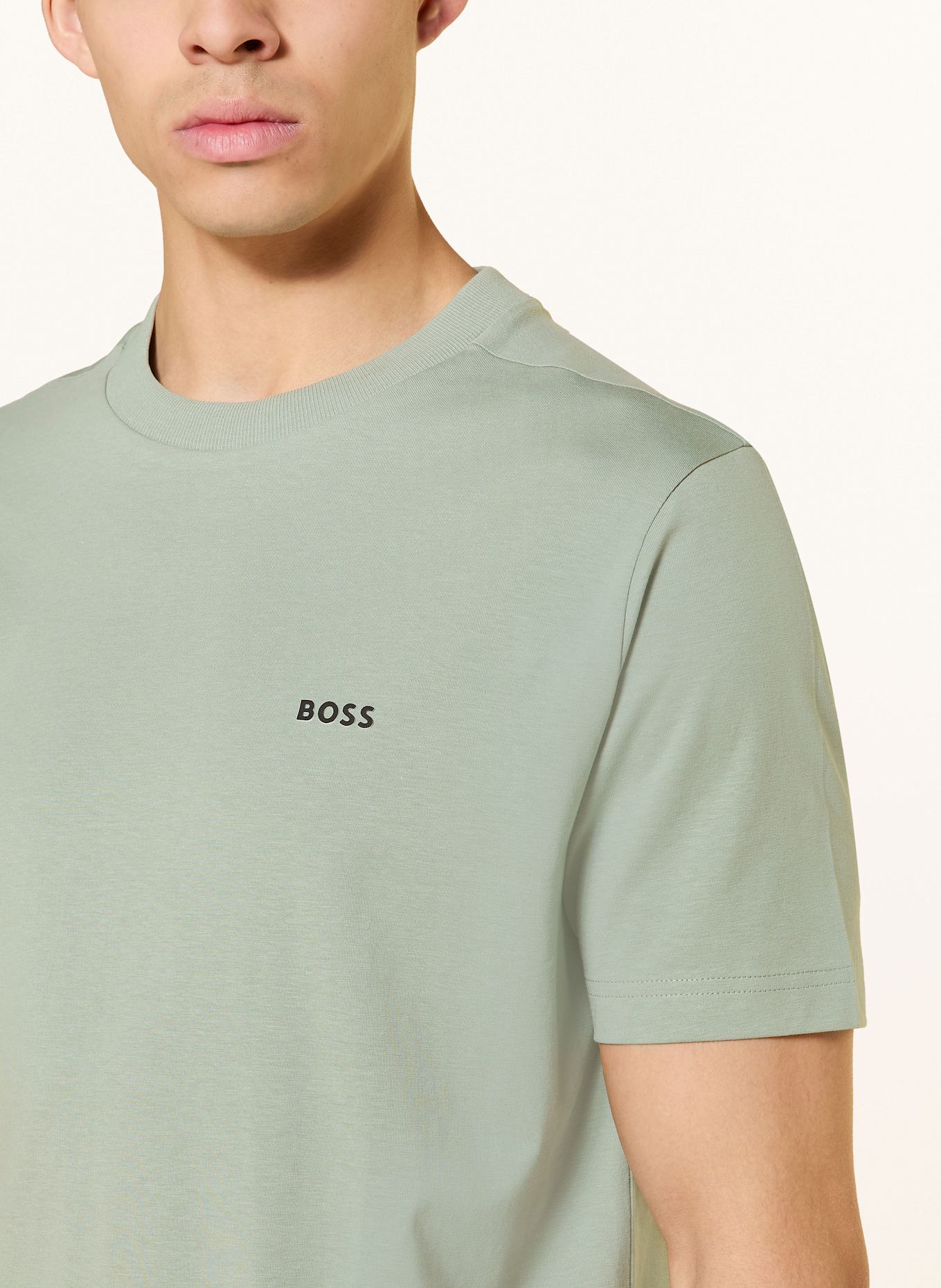 BOSS Tričko TEE: SVĚTLE ZELENÁ