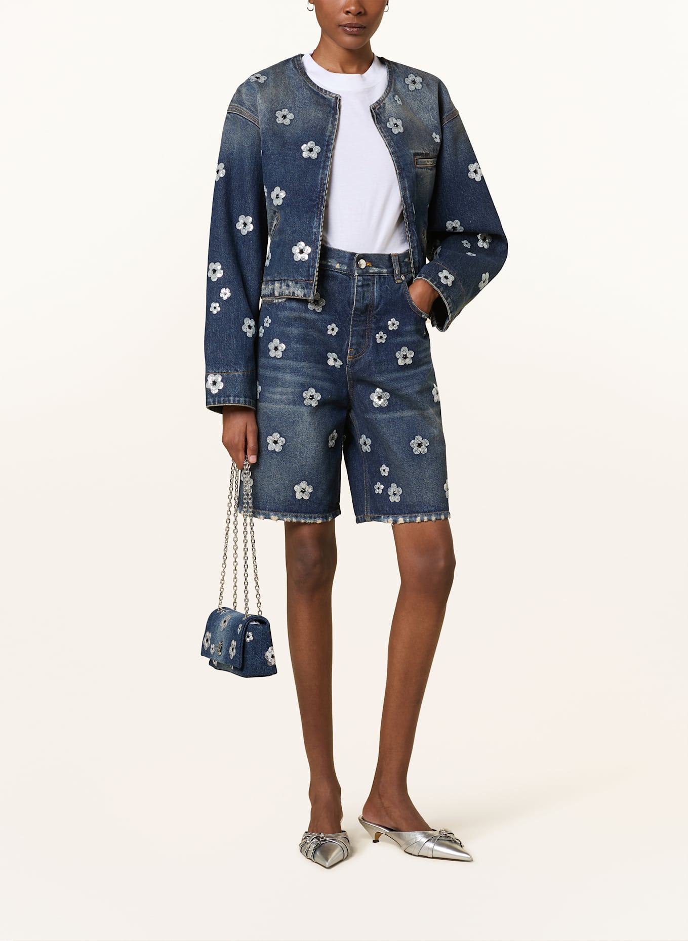 MARC JACOBS Umhängetasche THE SEQUIN DENIM DAISY DUAL CHAIN MINI BAG, Farbe: BLAU/ SILBER (Bild 5)