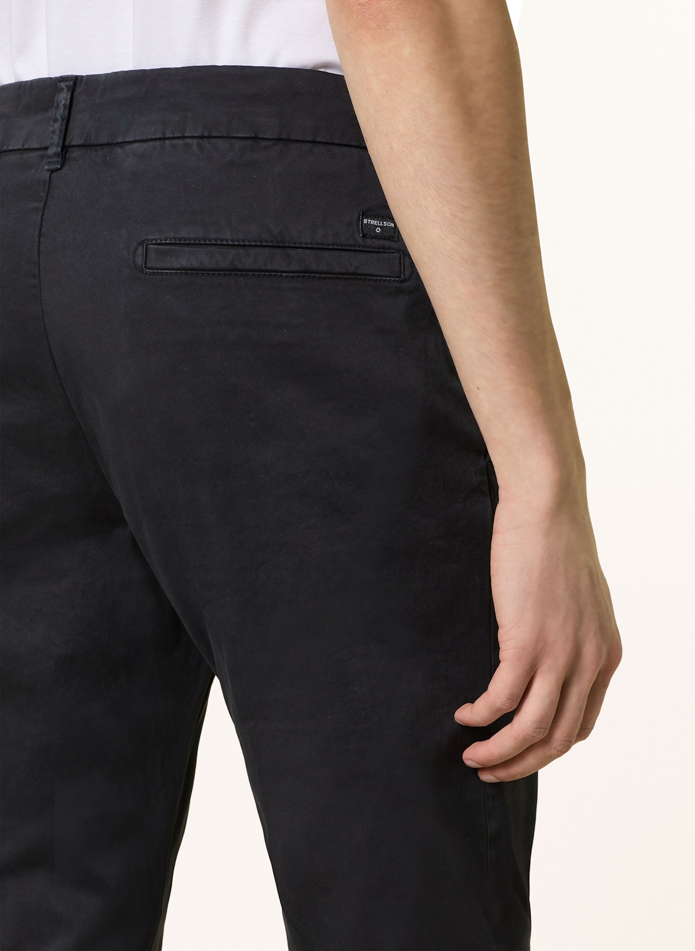 STRELLSON Chinosy TIUS extra slim fit: CZARNY