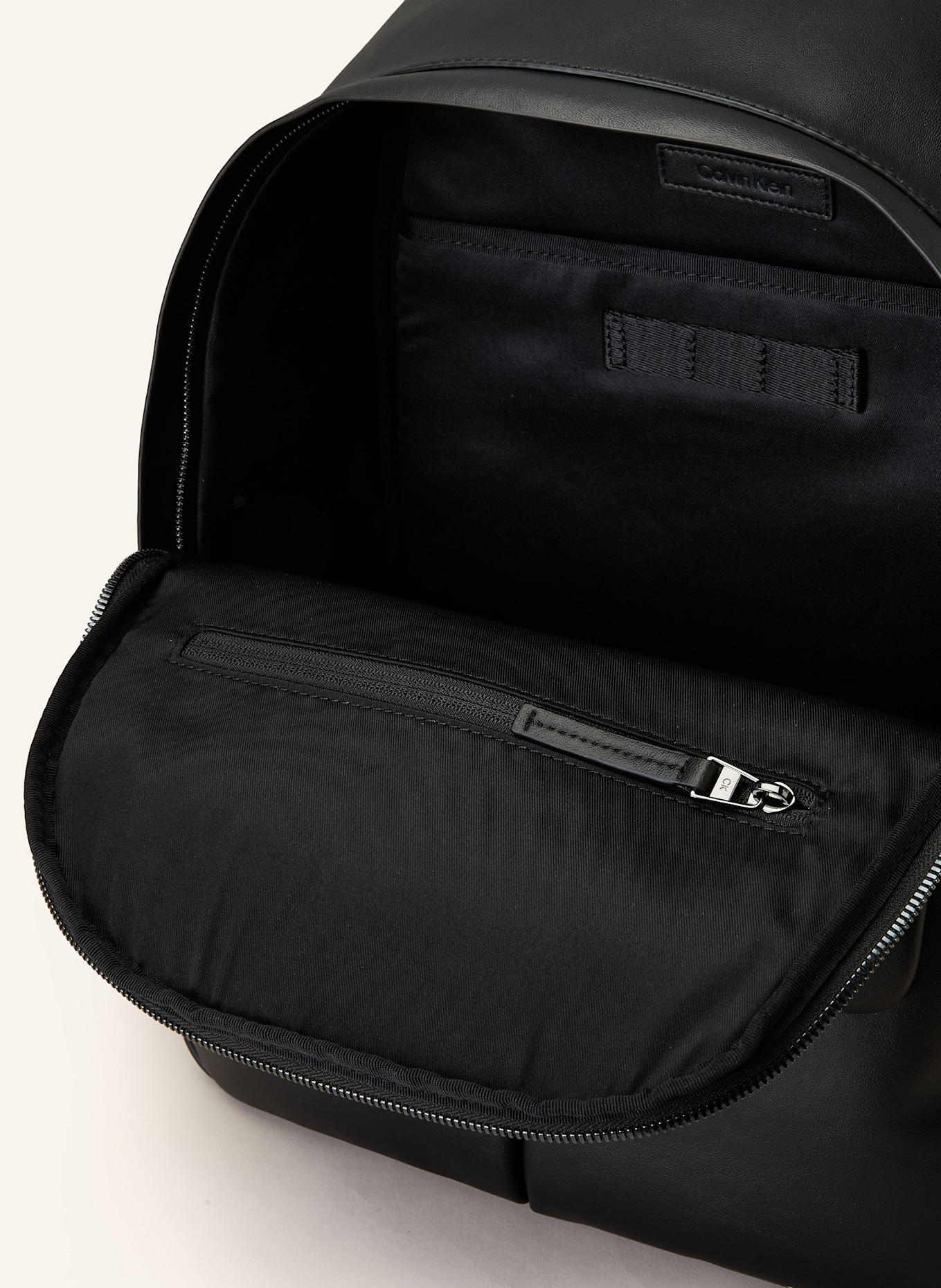 Calvin Klein Rucksack mit Laptop-Fach: SCHWARZ
