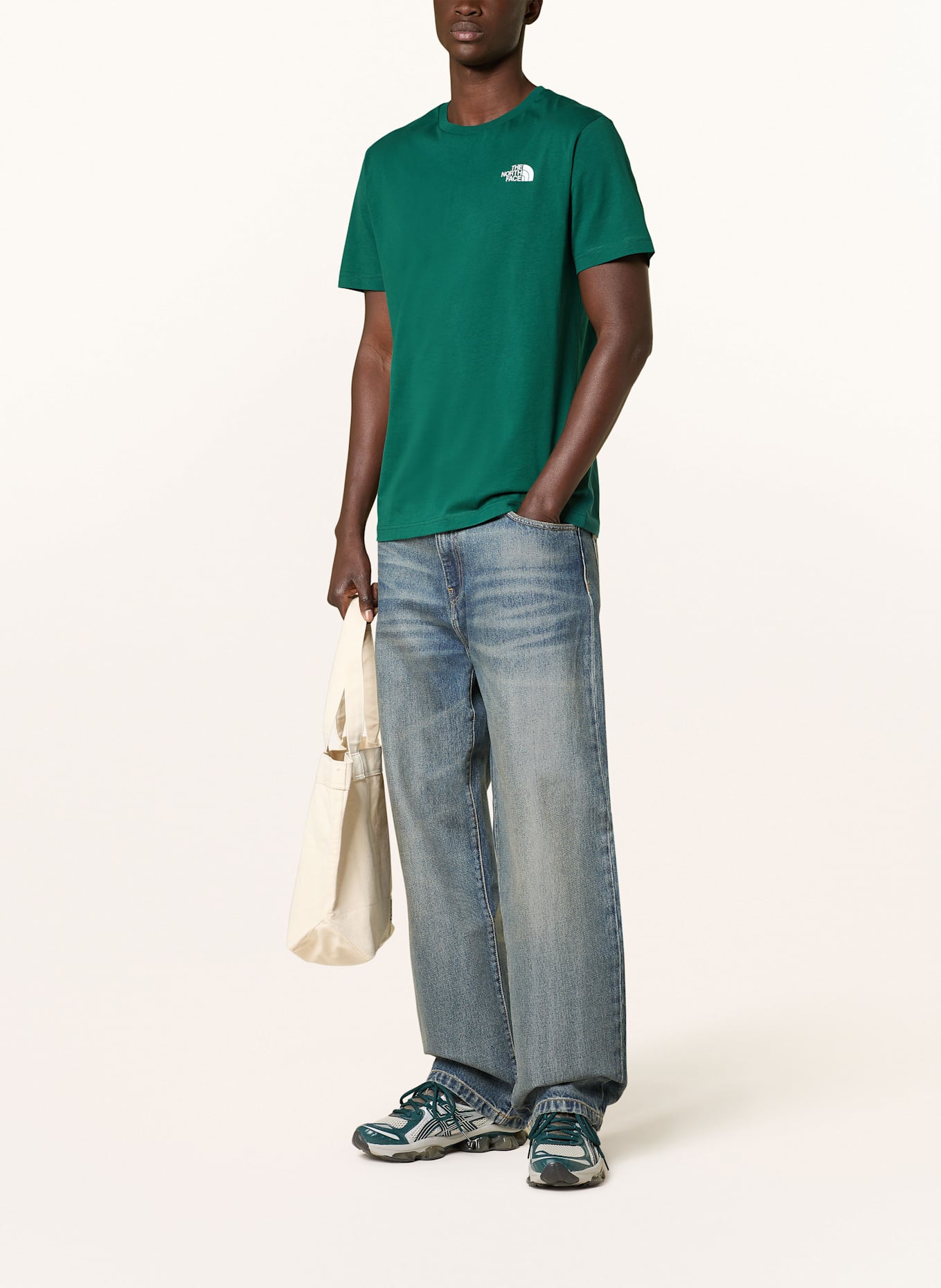 THE NORTH FACE Tričko: TMAVĚ ZELENÁ