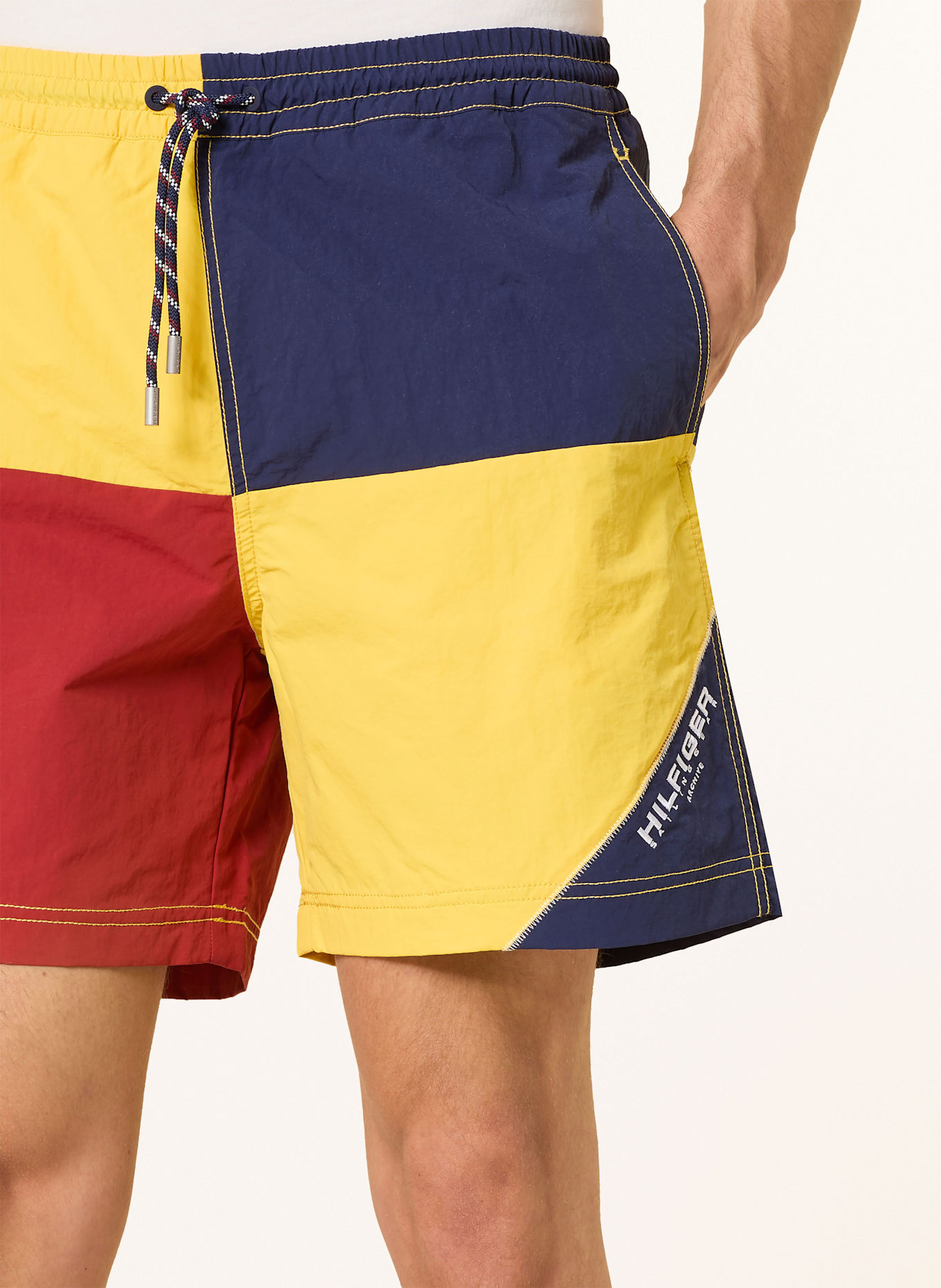TOMMY HILFIGER Shorts: DUNKELBLAU/ GELB/ DUNKELROT