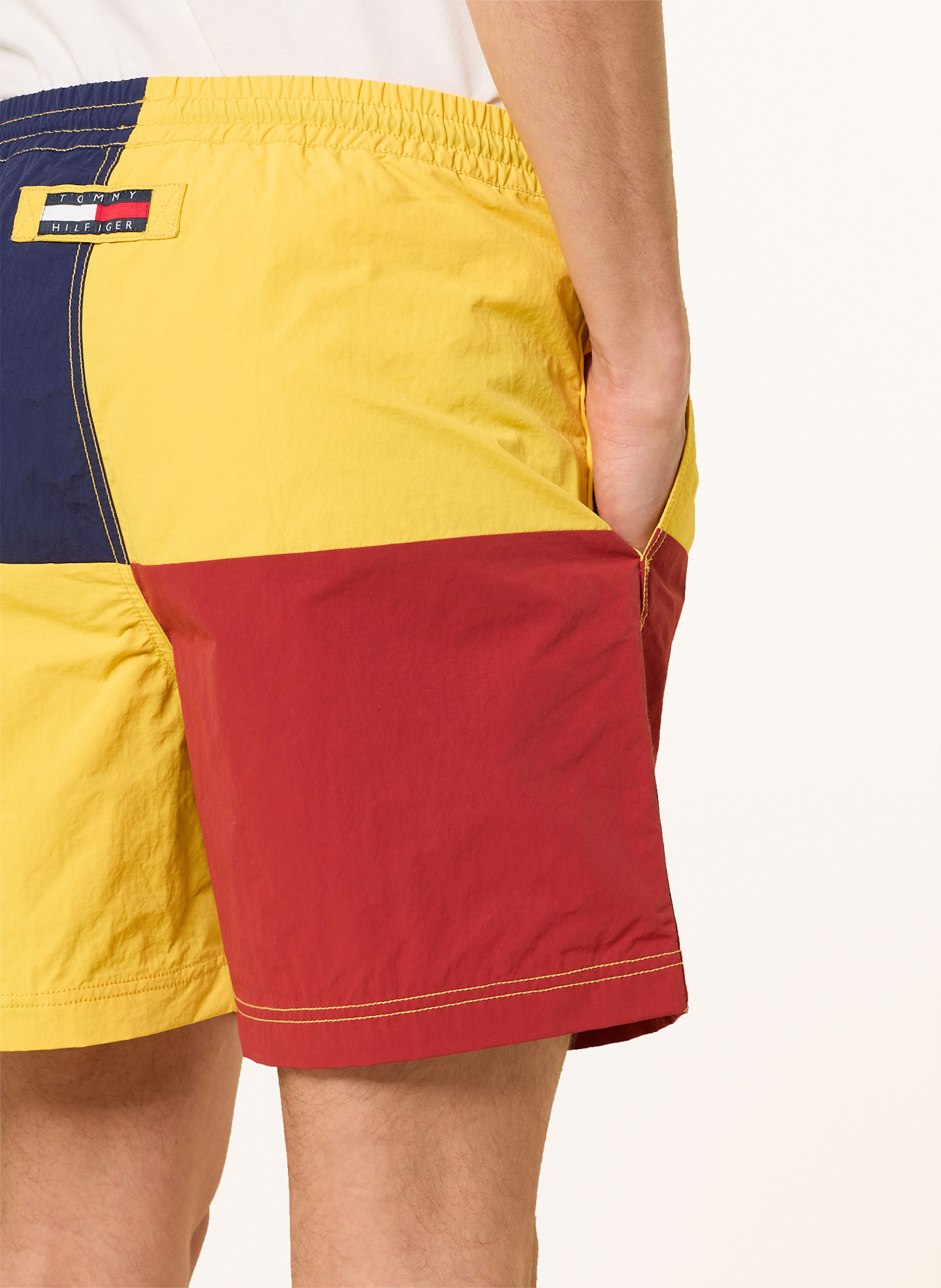 TOMMY HILFIGER Shorts: DUNKELBLAU/ GELB/ DUNKELROT