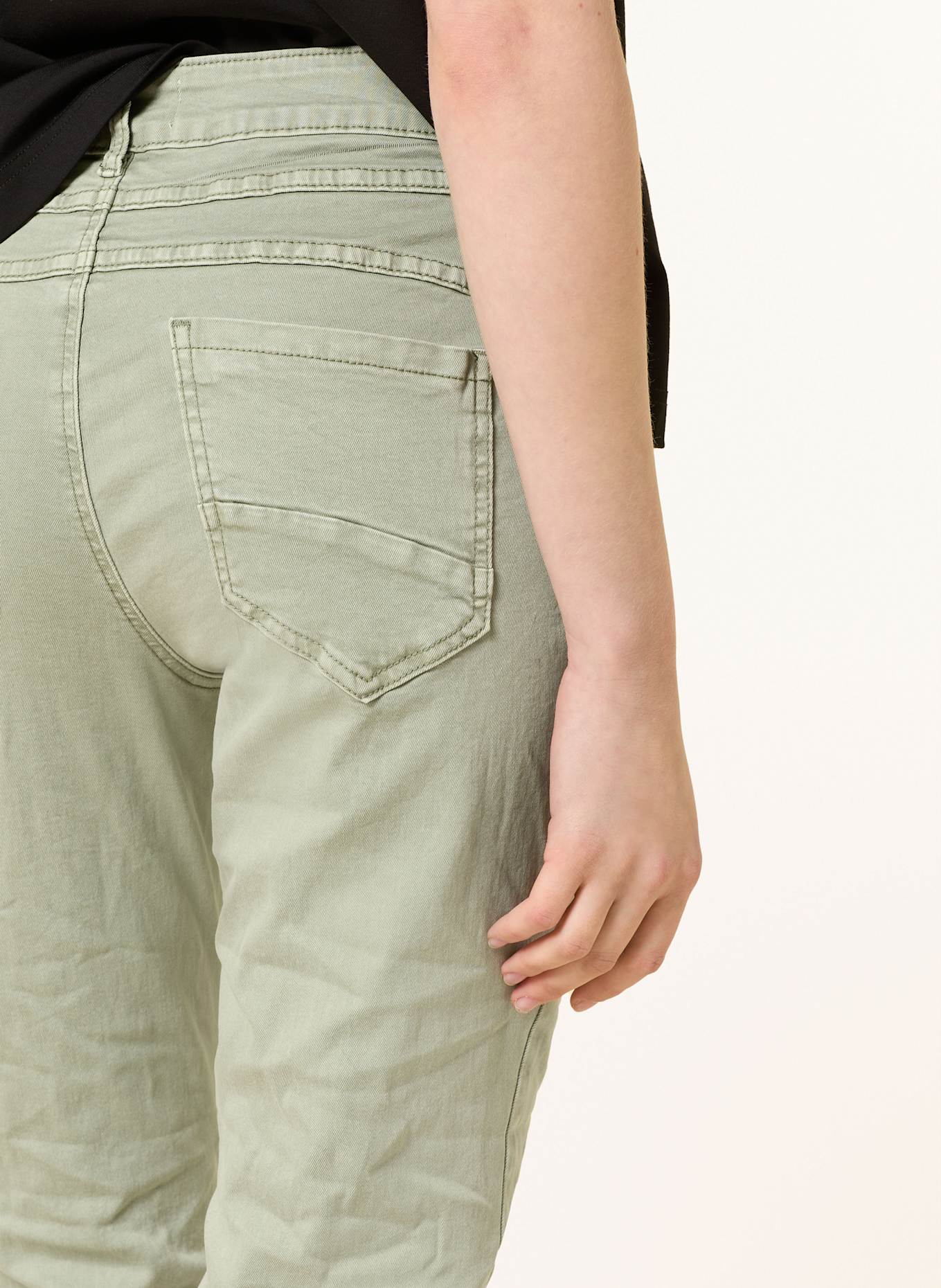 CARTOON Džíny Relaxed Fit: OLIVOVÁ