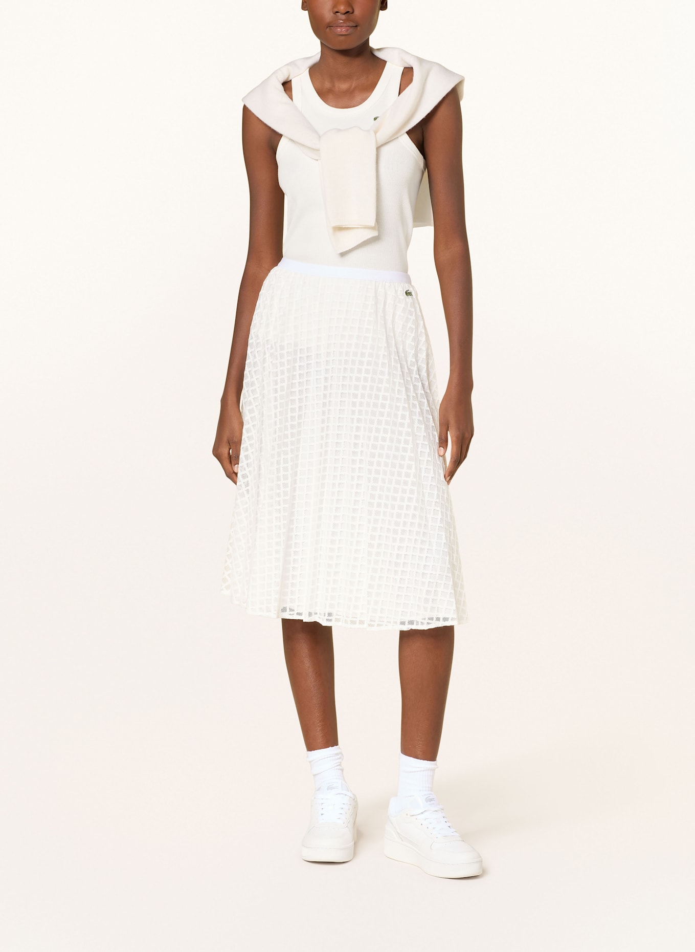 LACOSTE Faltenrock: WEISS