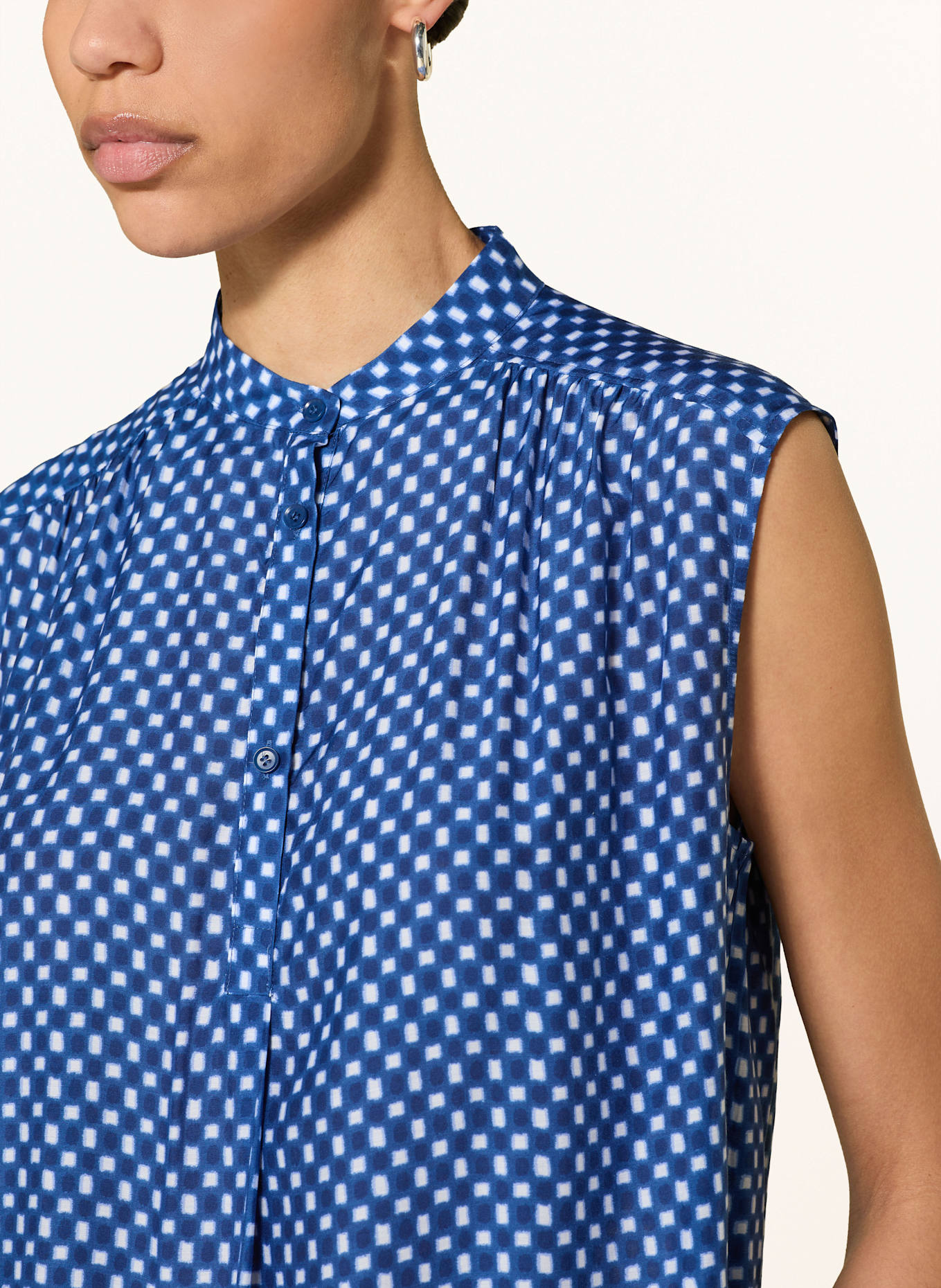 windsor. Blusentop mit Seide: BLAU / WEISS