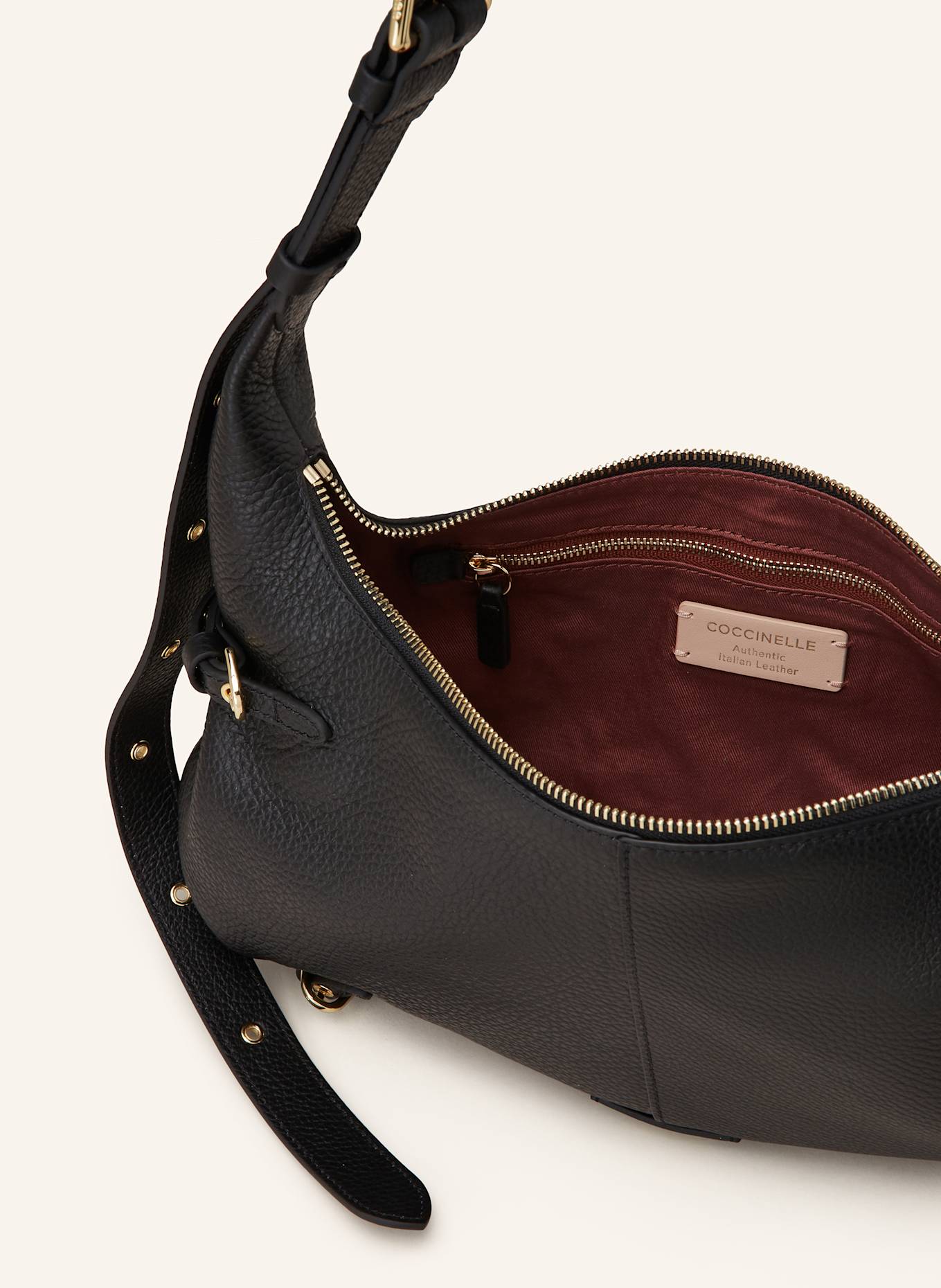 COCCINELLE Schultertasche: SCHWARZ